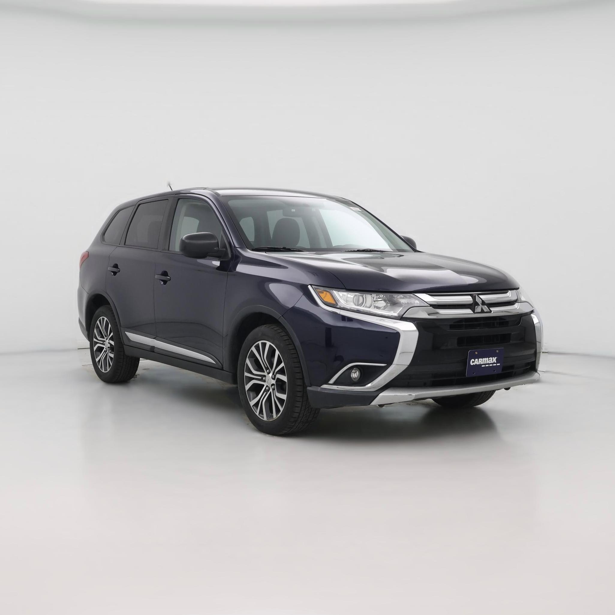 Thumbnail: 2016 Mitsubishi Outlander - 1