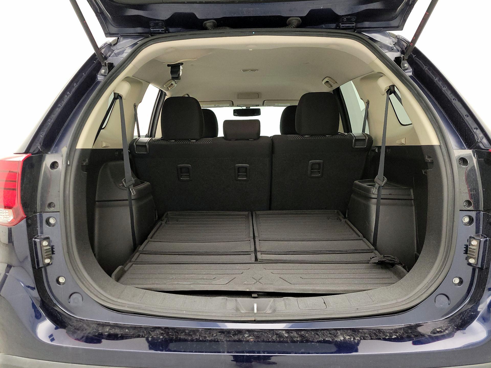 Thumbnail: 2016 Mitsubishi Outlander - 20