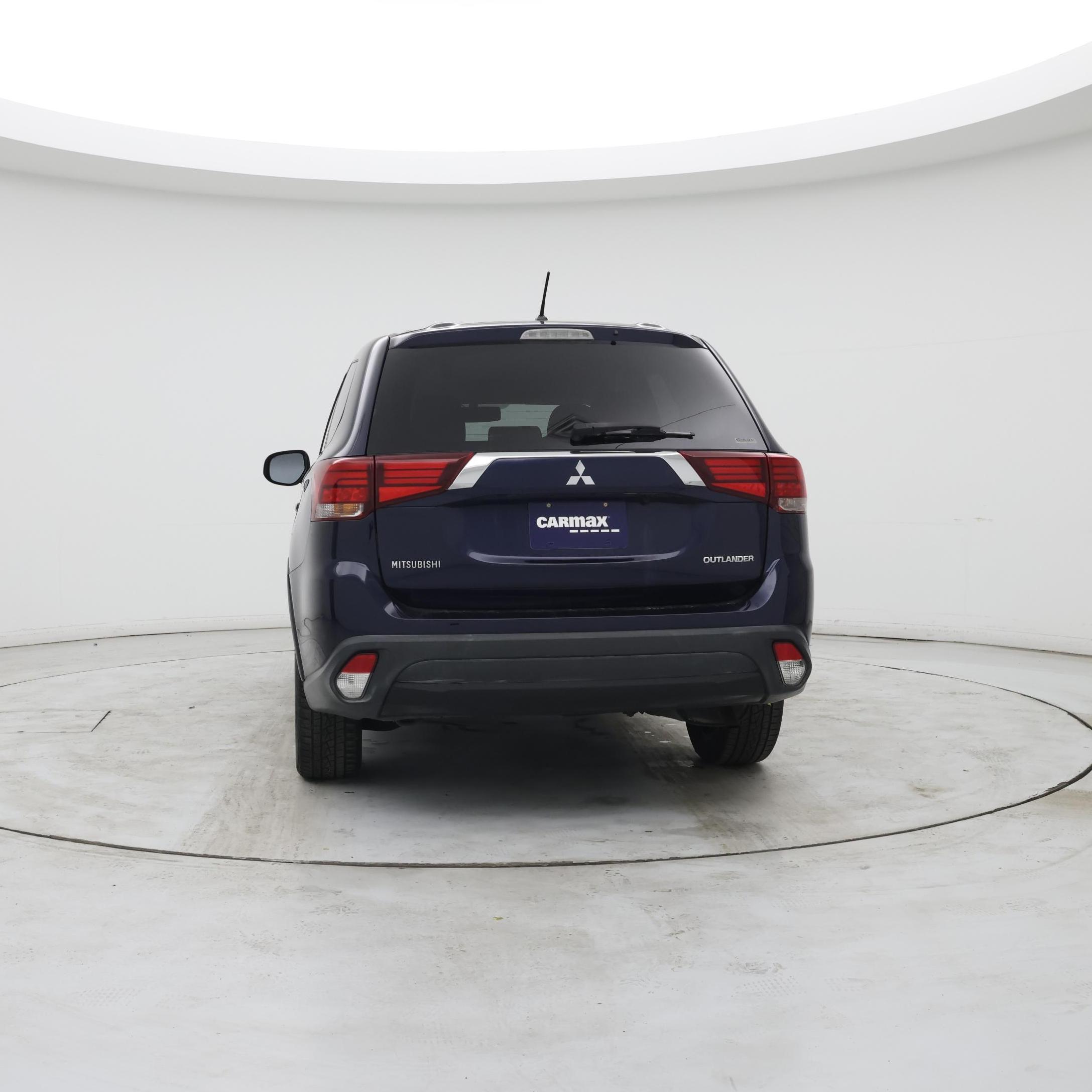 Thumbnail: 2016 Mitsubishi Outlander - 6