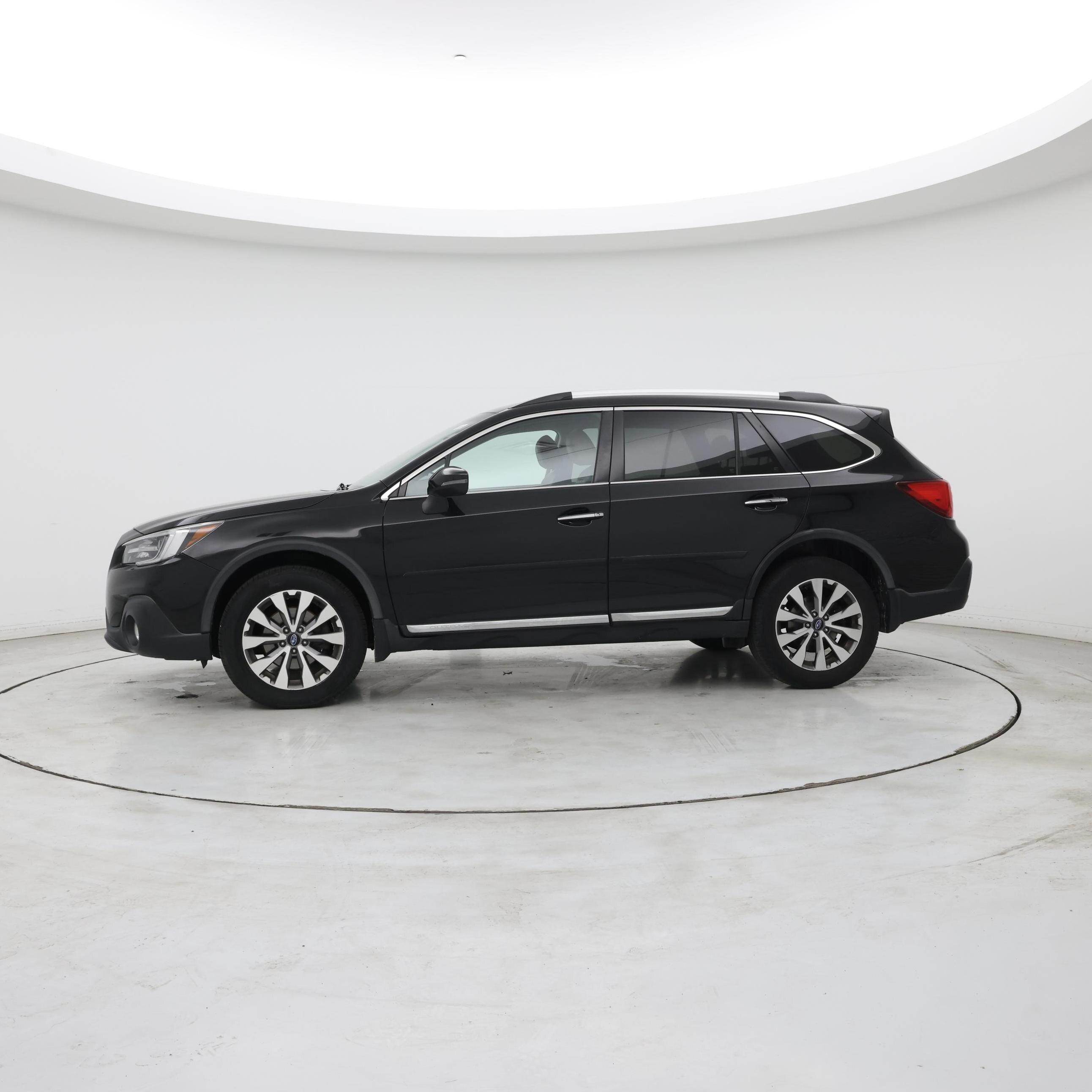 Thumbnail: 2018 Subaru Outback - 3