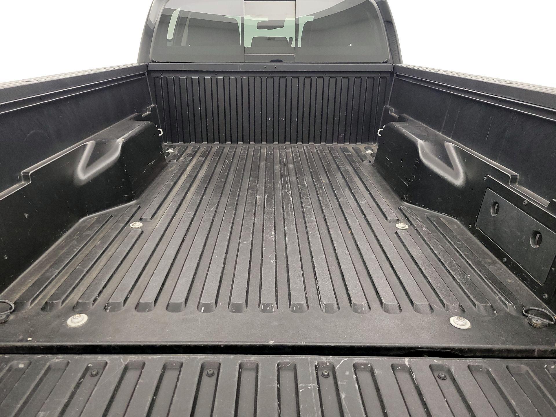 Thumbnail: 2020 Toyota Tacoma - 20