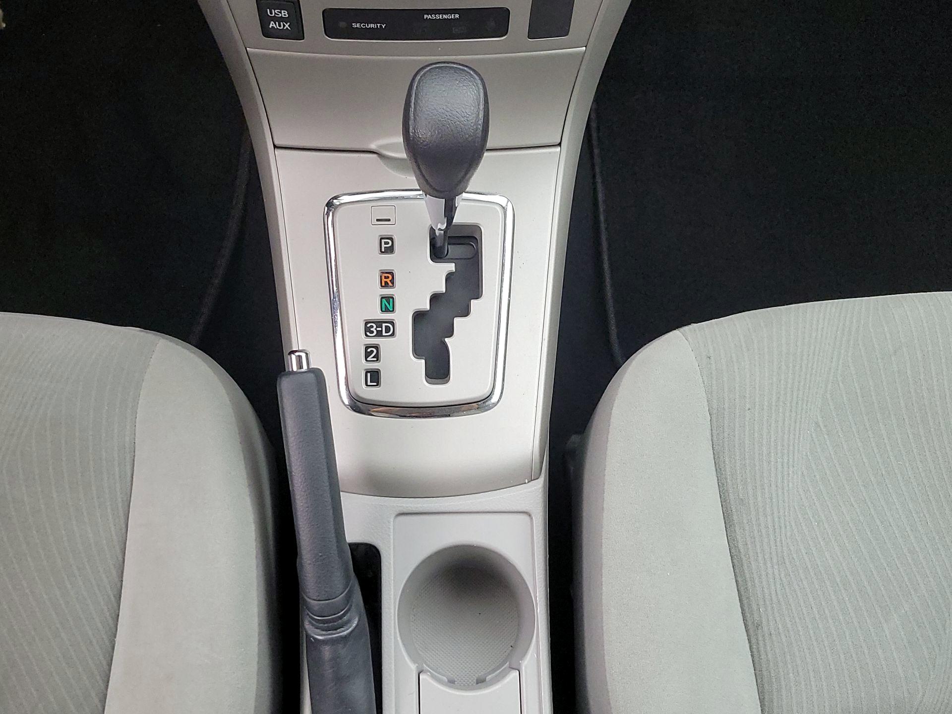 Thumbnail: 2013 Toyota Corolla - 16