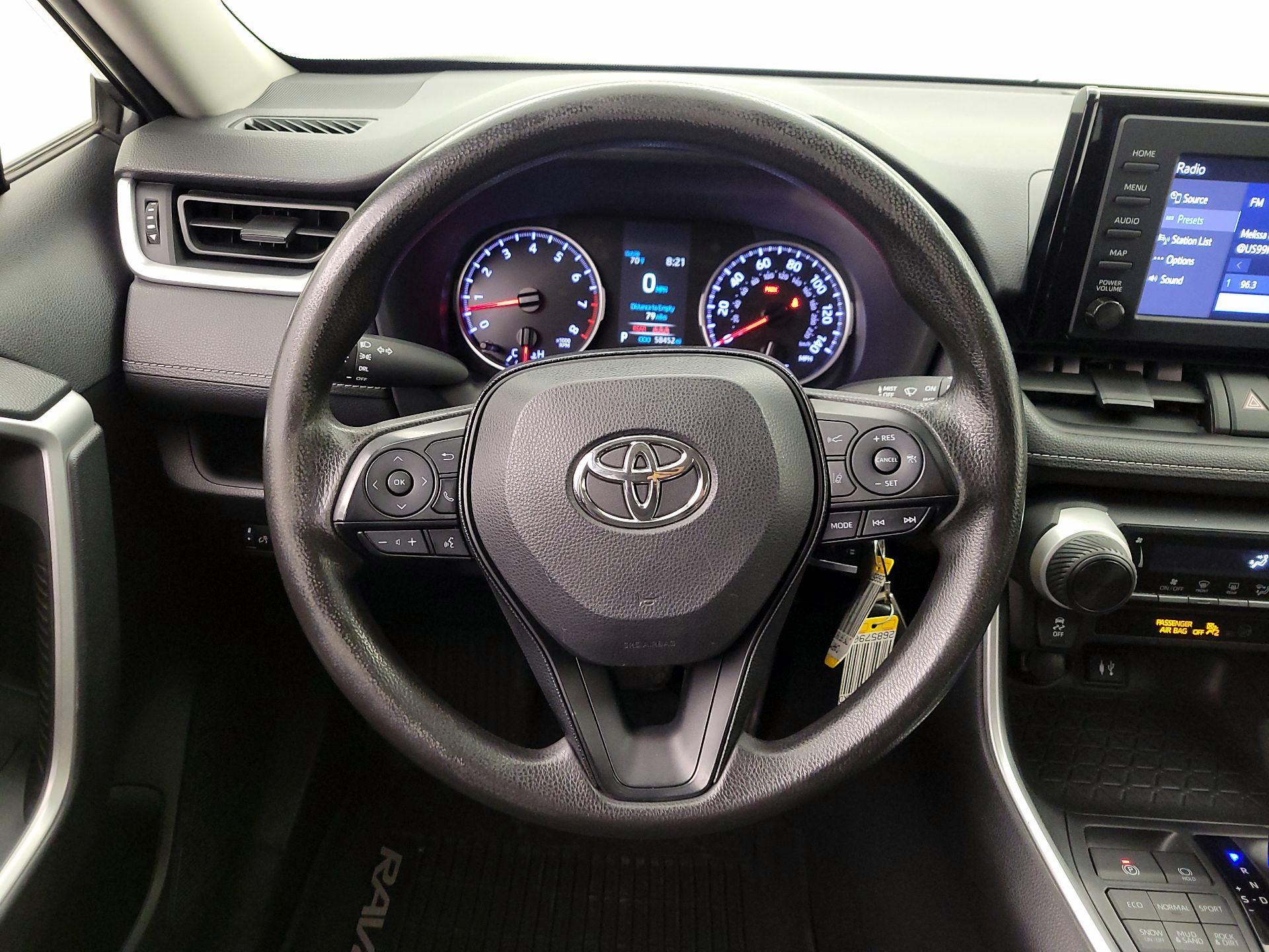 Thumbnail: 2019 Toyota RAV4 - 10