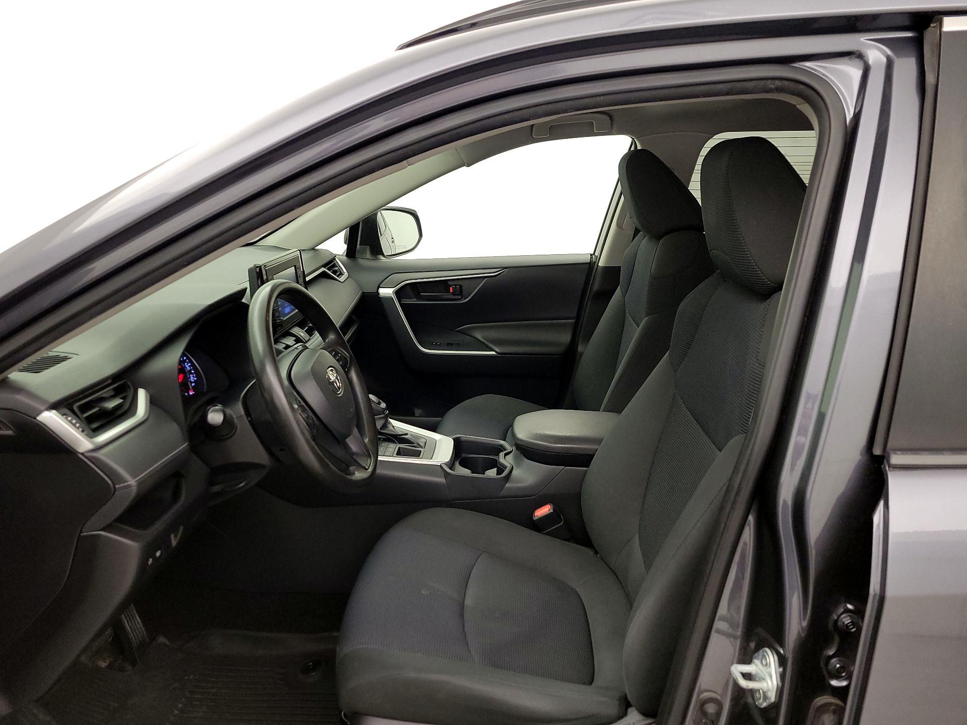 Thumbnail: 2019 Toyota RAV4 - 11