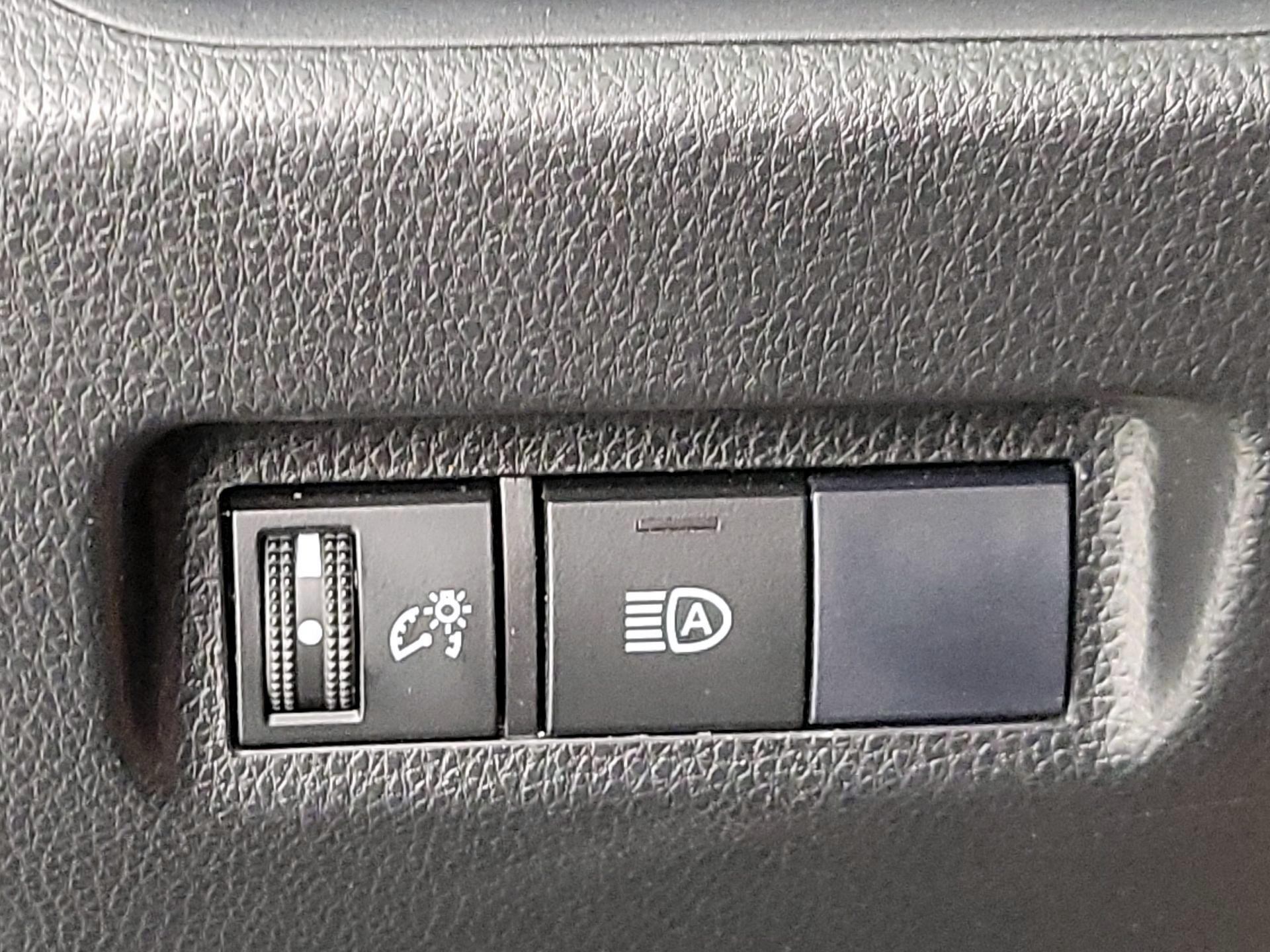 Thumbnail: 2019 Toyota RAV4 - 13