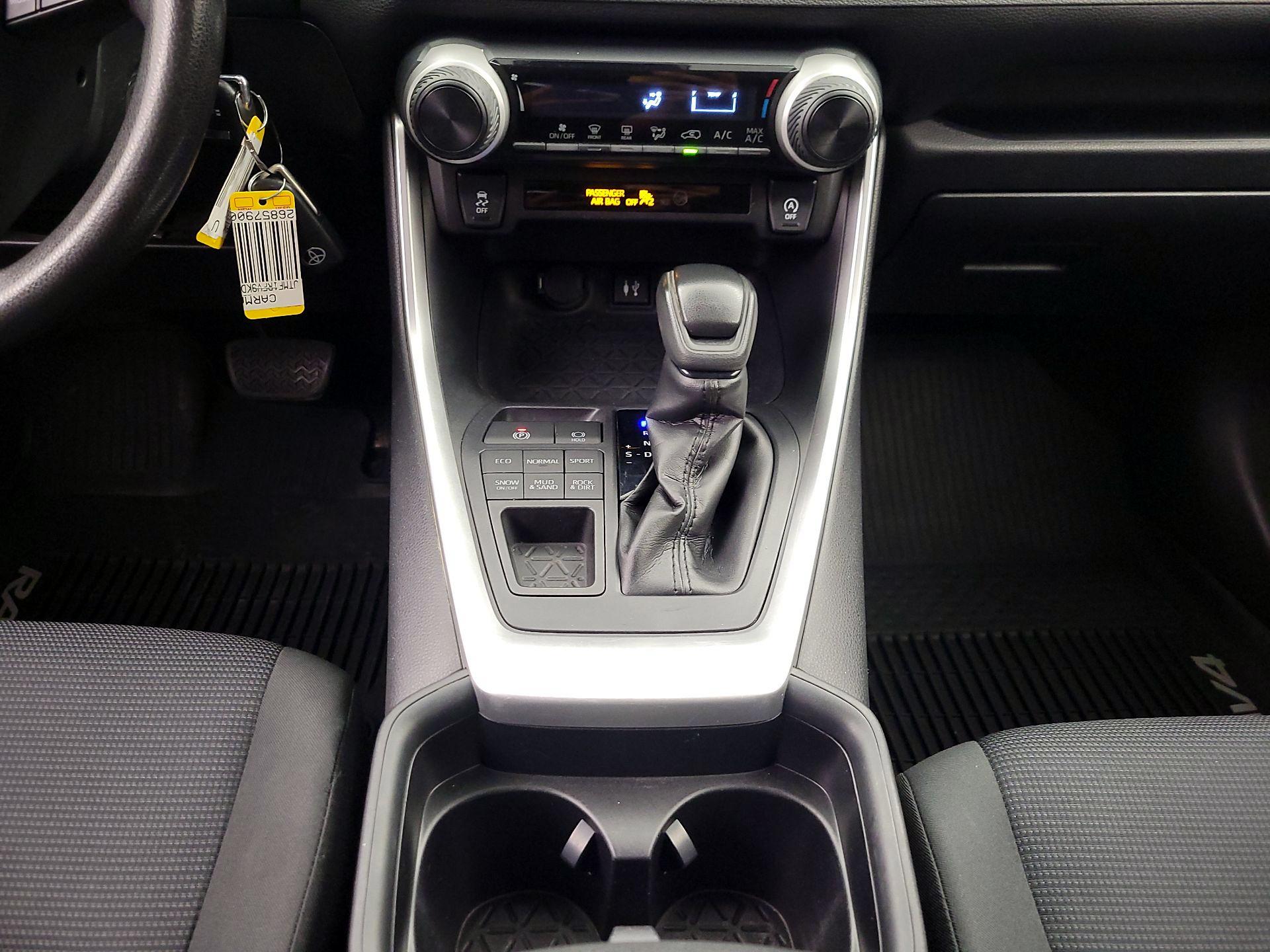 Thumbnail: 2019 Toyota RAV4 - 17