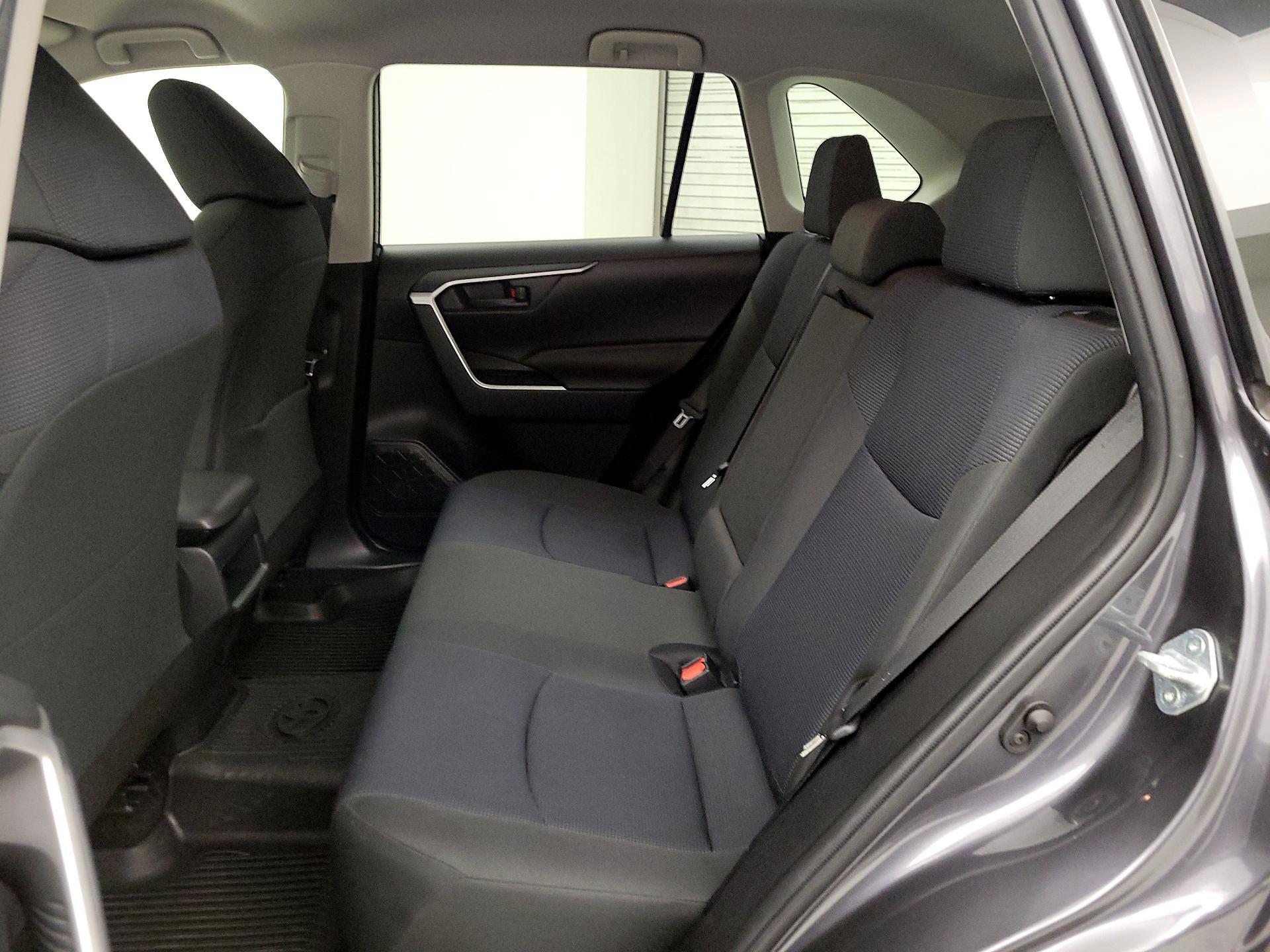Thumbnail: 2019 Toyota RAV4 - 19