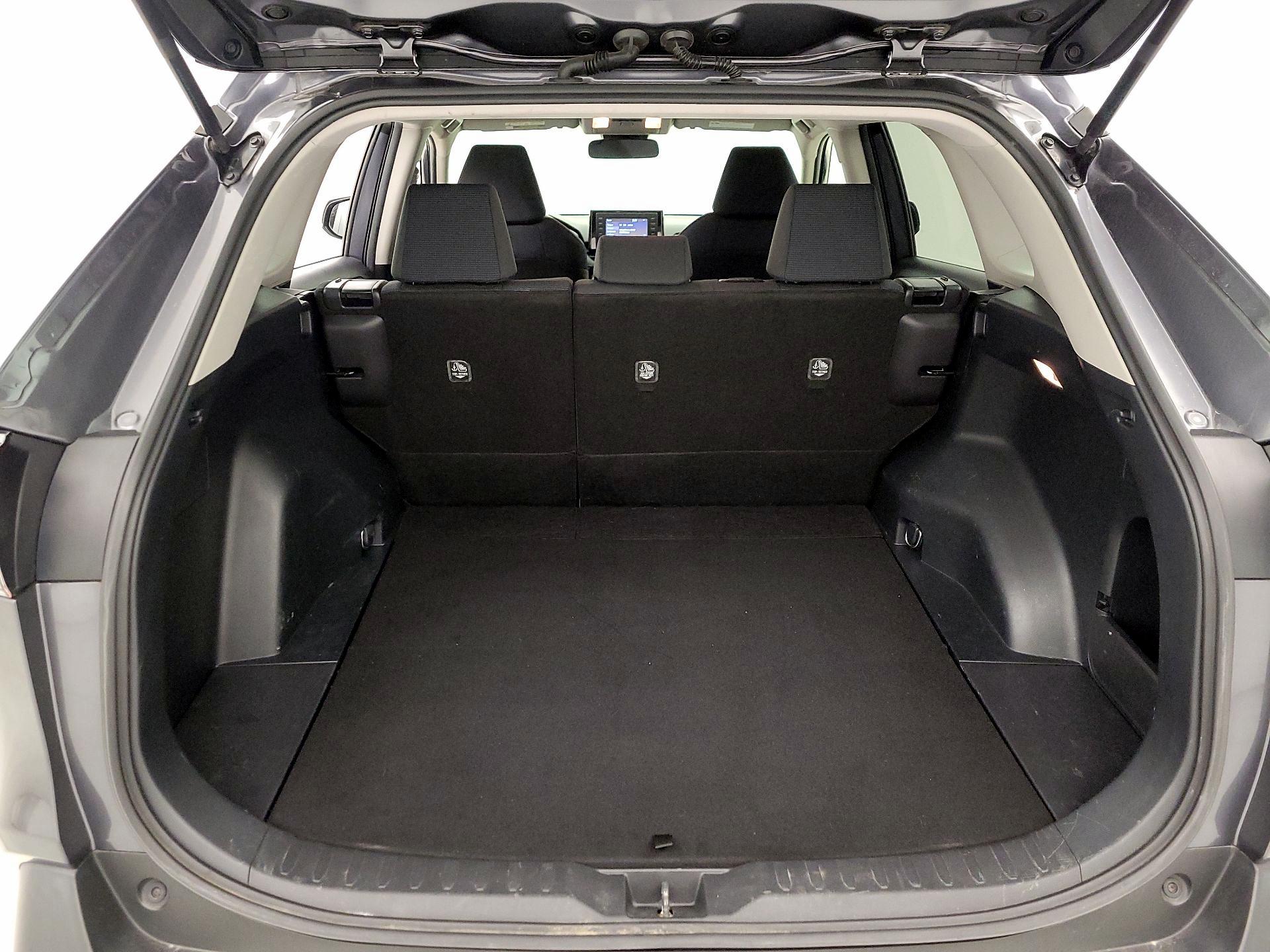 Thumbnail: 2019 Toyota RAV4 - 20