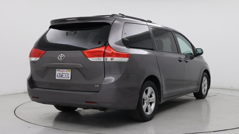 2013 Toyota Sienna LE 8