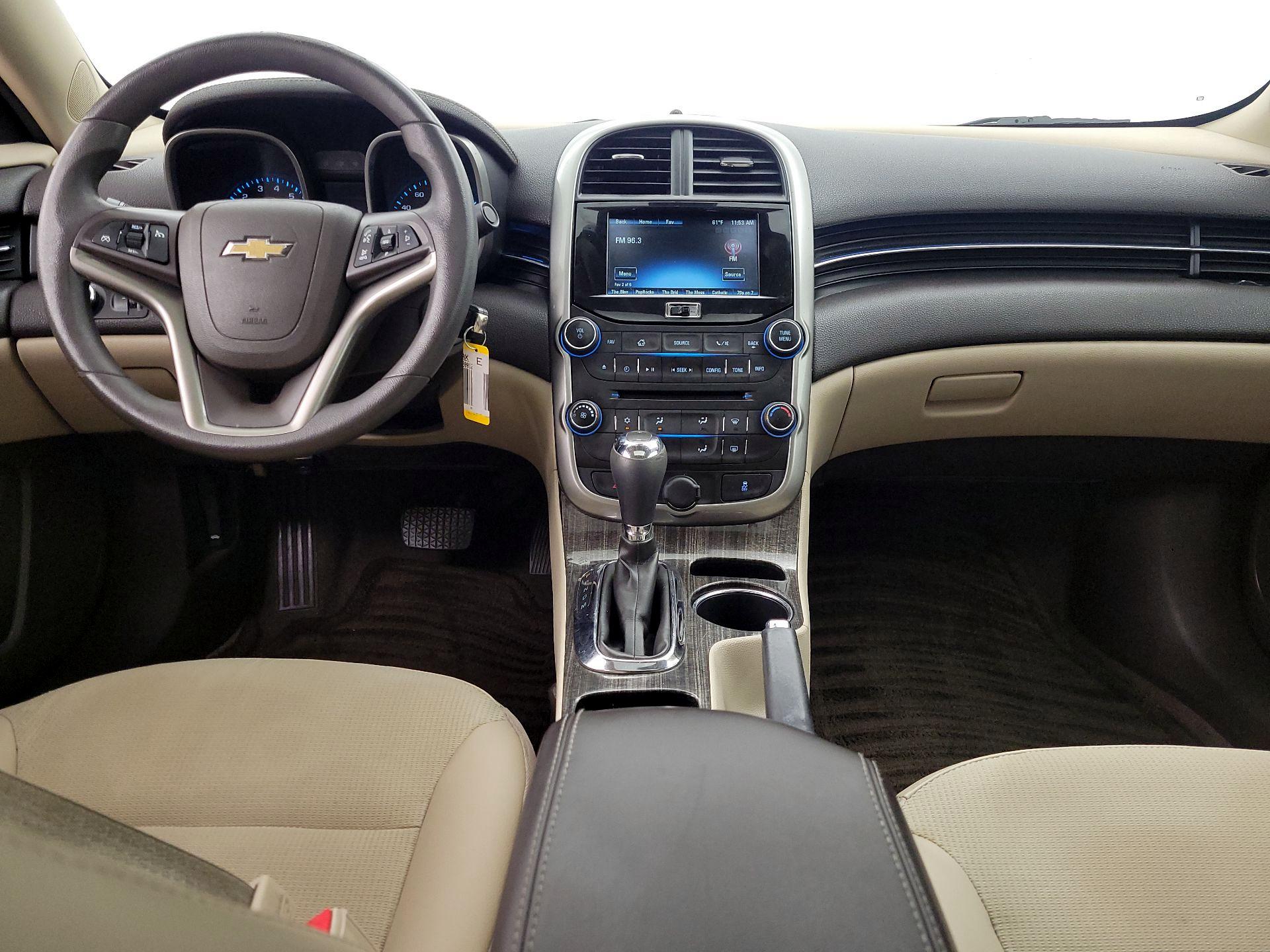 Thumbnail: 2015 Chevrolet Malibu - 9