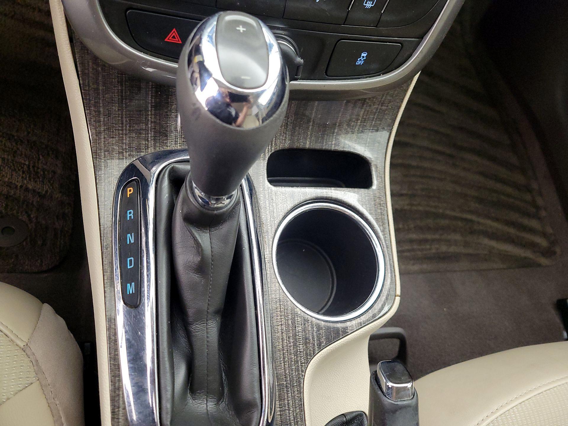 Thumbnail: 2015 Chevrolet Malibu - 17