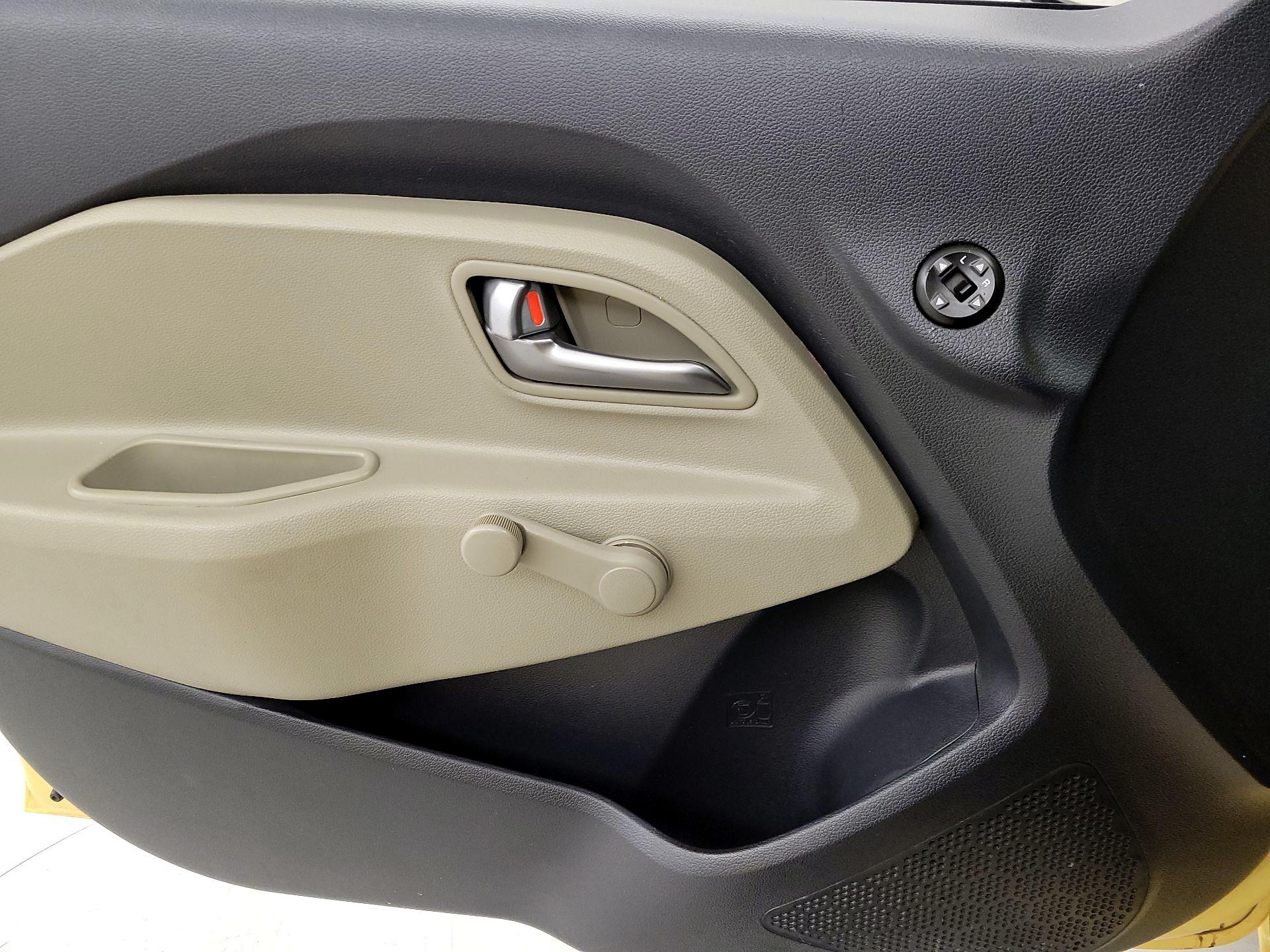 Thumbnail: 2016 Kia Rio - 12