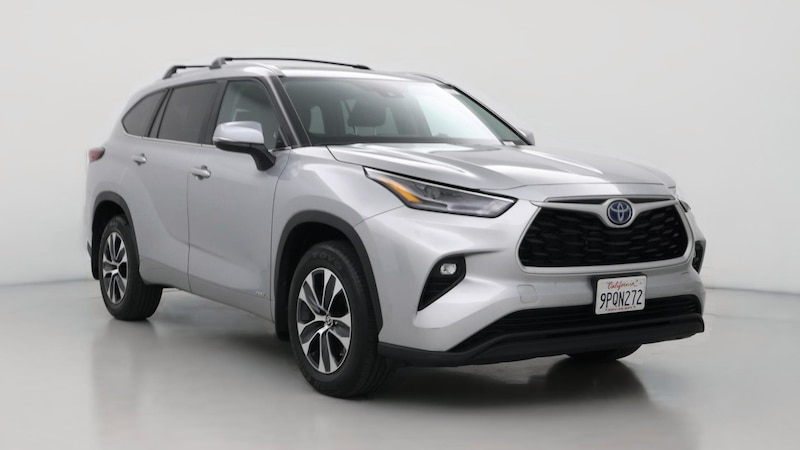 2024 Toyota Highlander XLE Hero Image