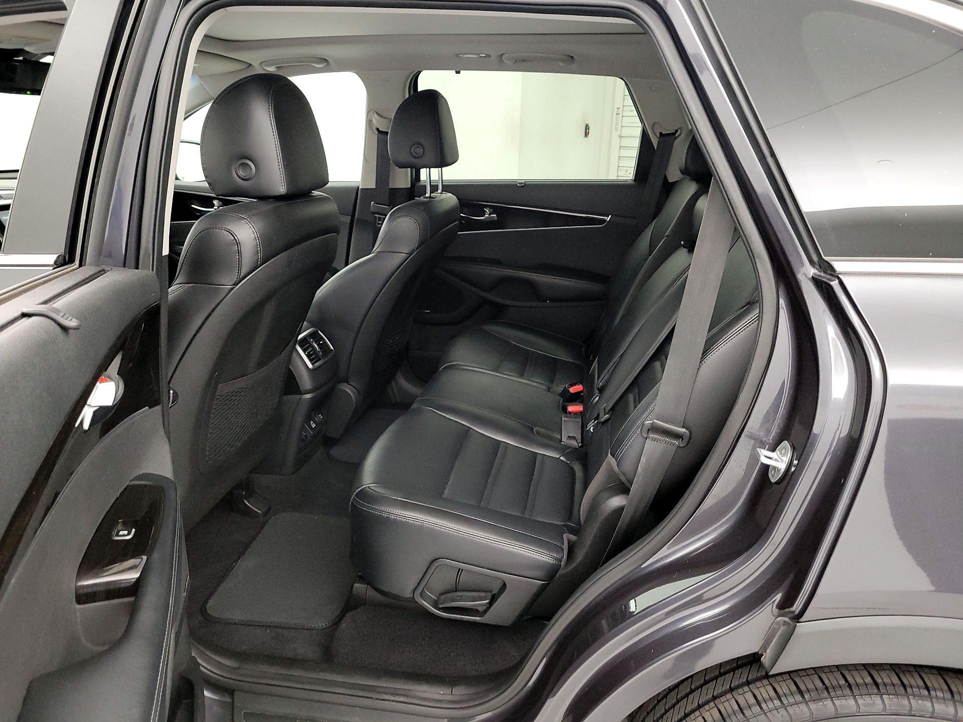 Thumbnail: 2019 Kia Sorento - 18