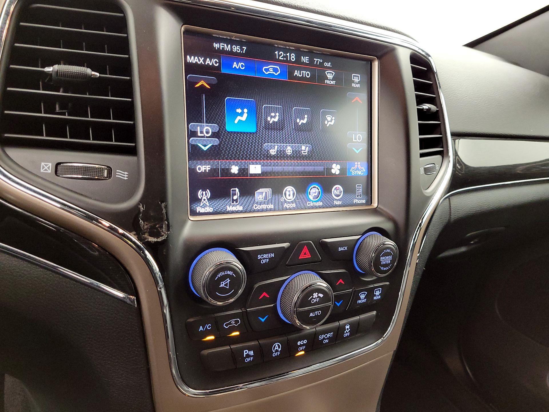 Thumbnail: 2016 Jeep Grand Cherokee - 17