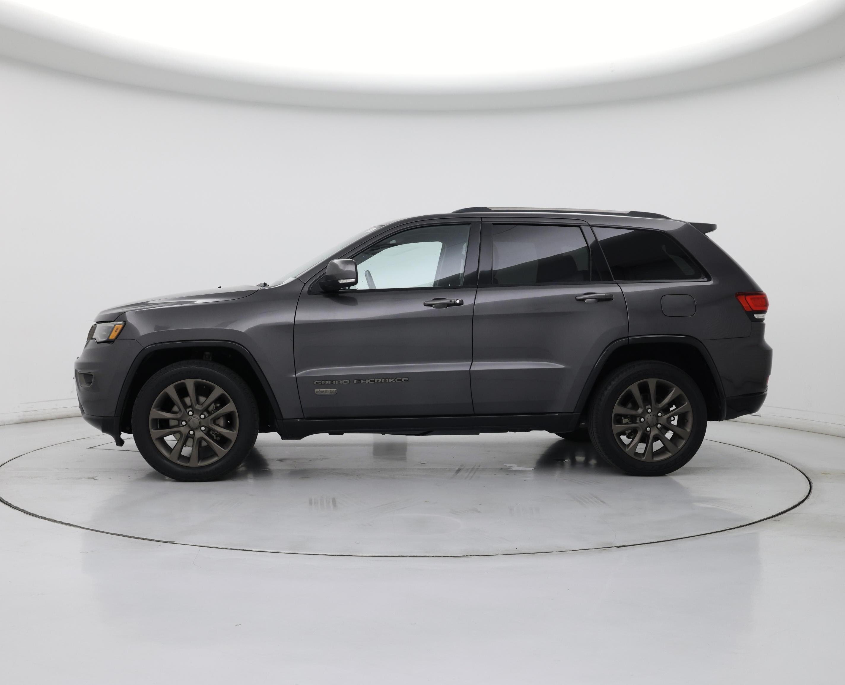 Thumbnail: 2016 Jeep Grand Cherokee - 3