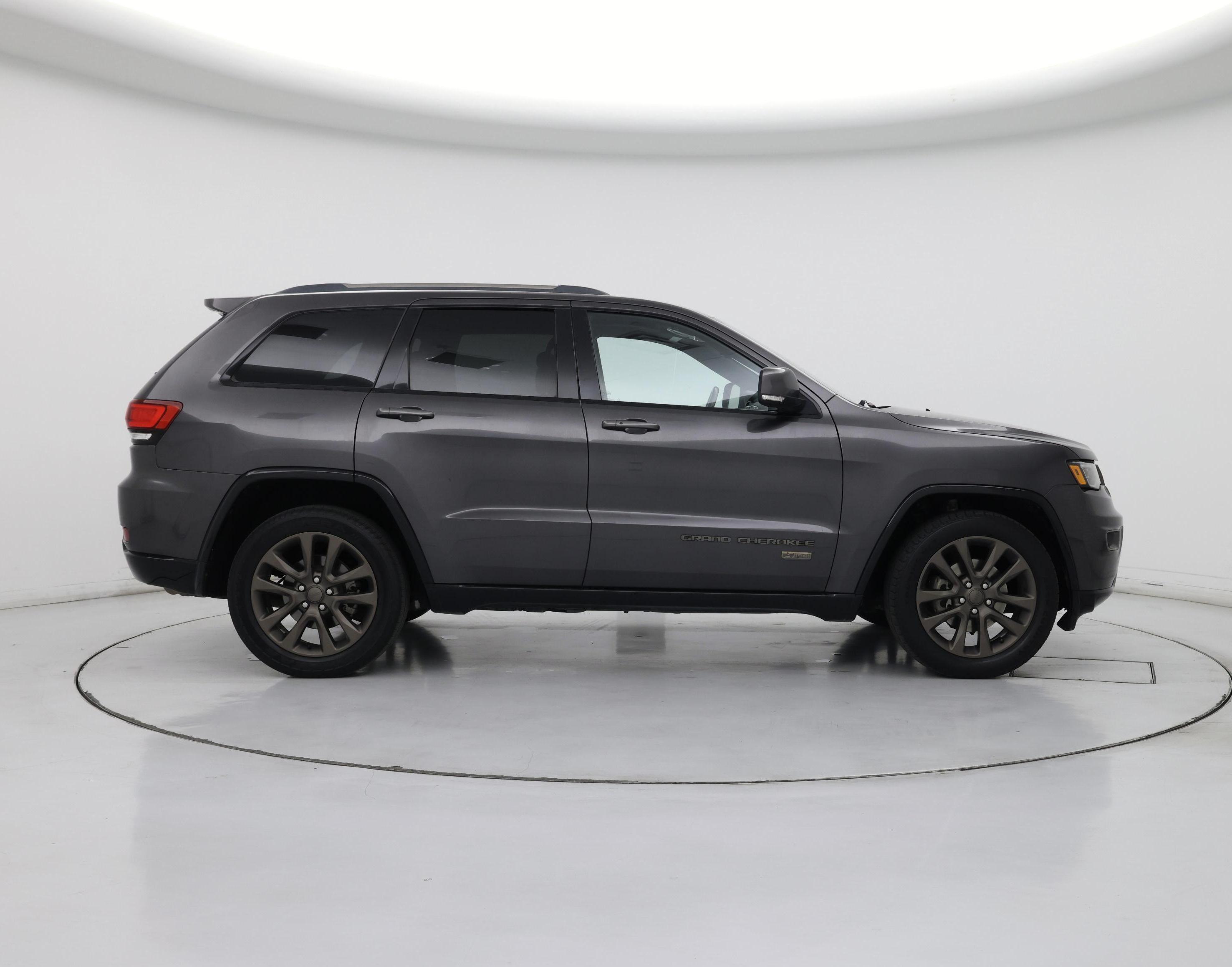 Thumbnail: 2016 Jeep Grand Cherokee - 7