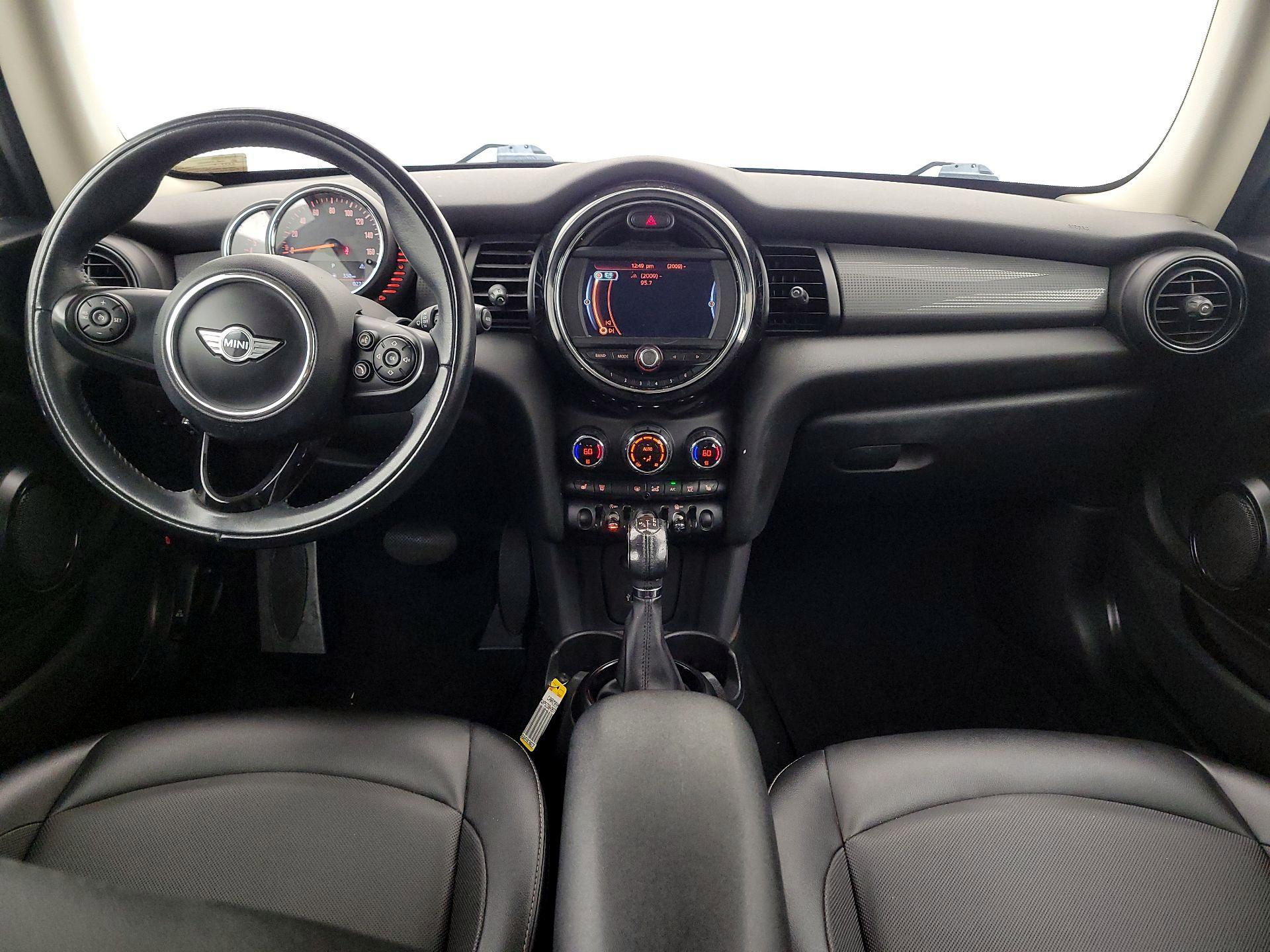 Thumbnail: 2017 MINI Cooper Hardtop - 9