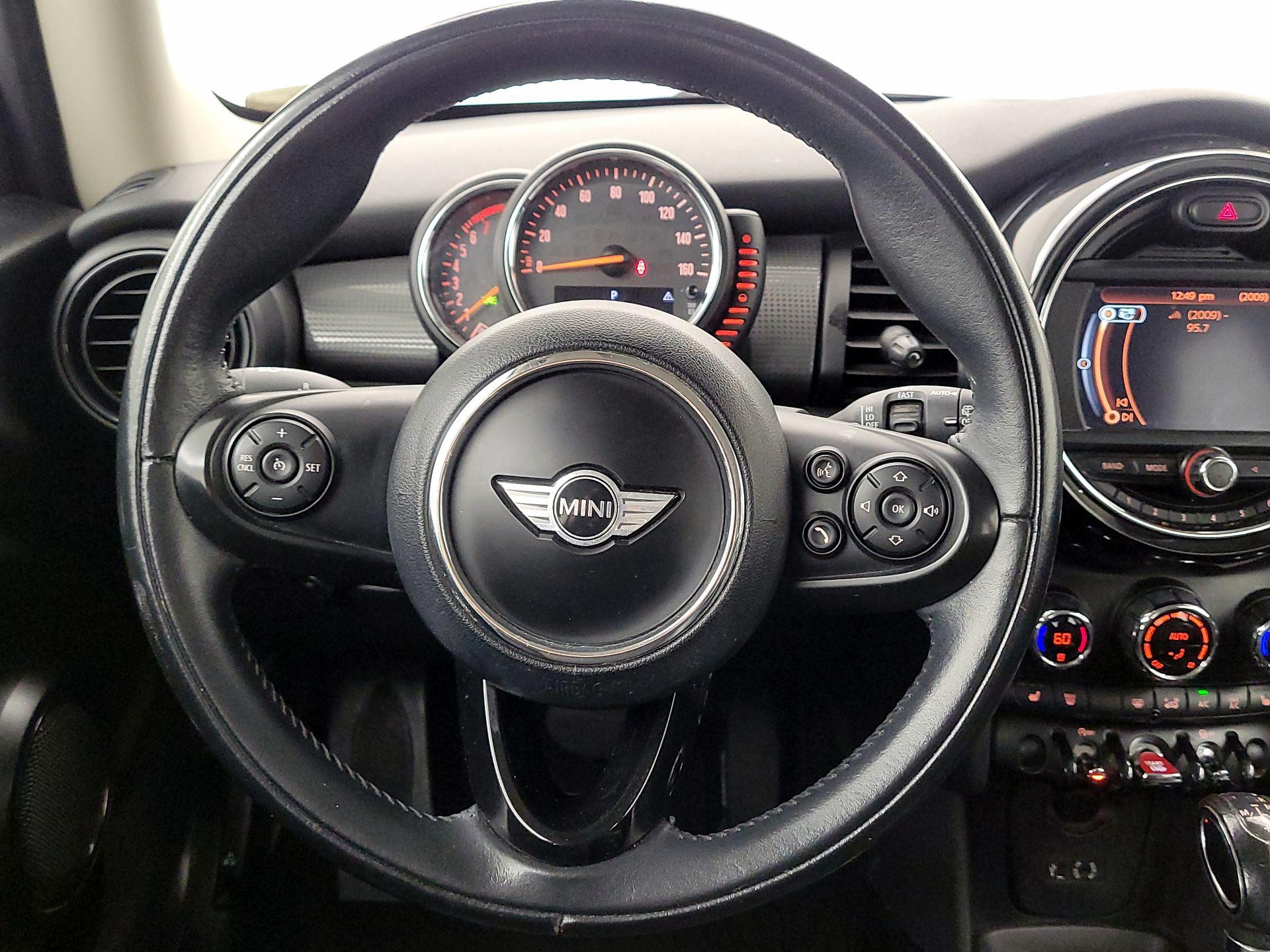 Thumbnail: 2017 MINI Cooper Hardtop - 10