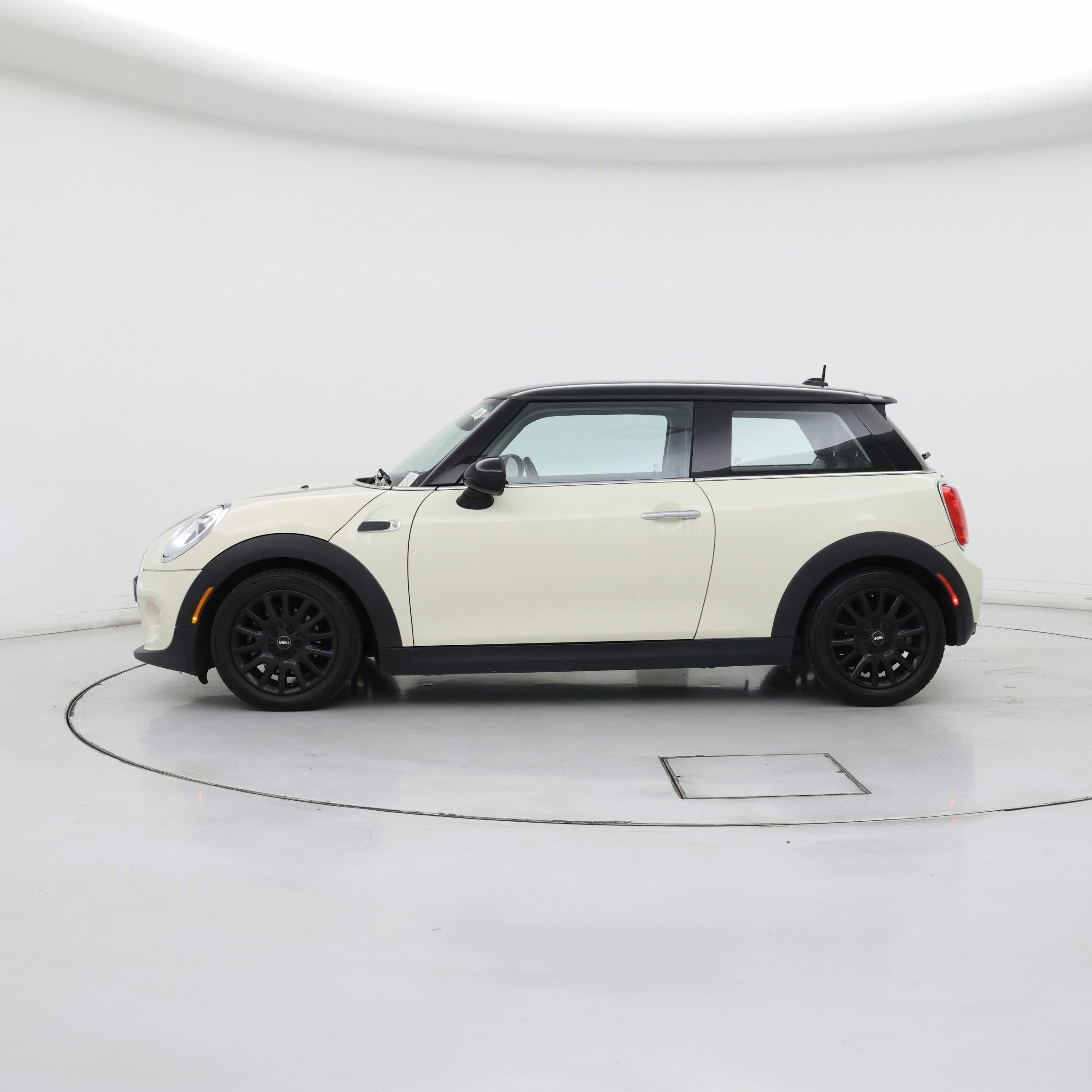 Thumbnail: 2017 MINI Cooper Hardtop - 3
