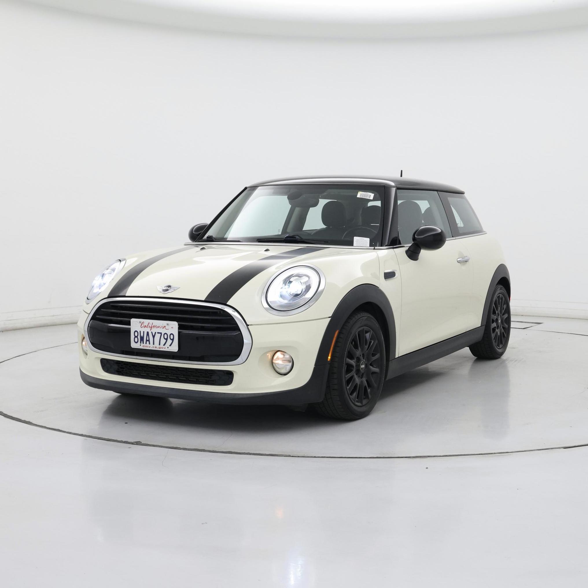 Thumbnail: 2017 MINI Cooper Hardtop - 4