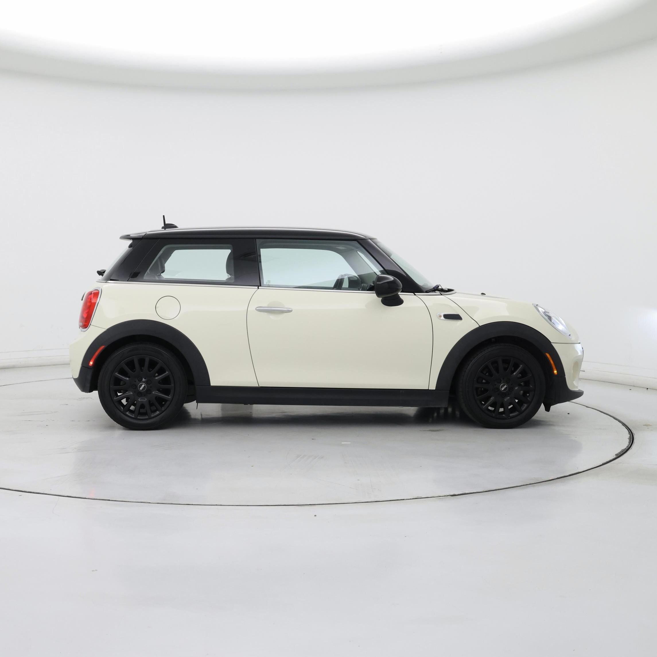 Thumbnail: 2017 MINI Cooper Hardtop - 7