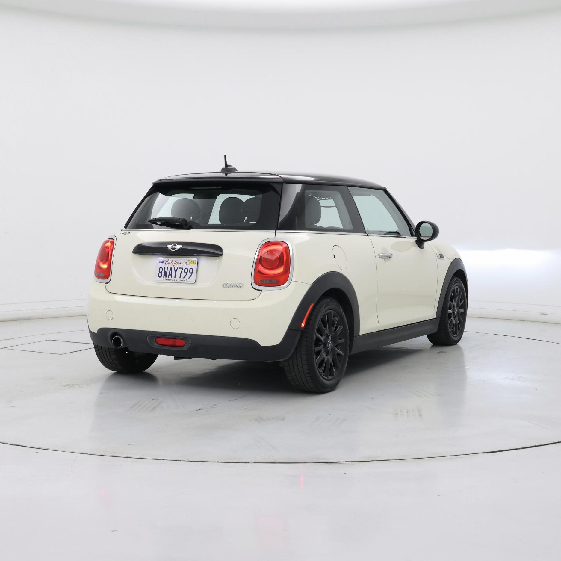 Thumbnail: 2017 MINI Cooper Hardtop - 8