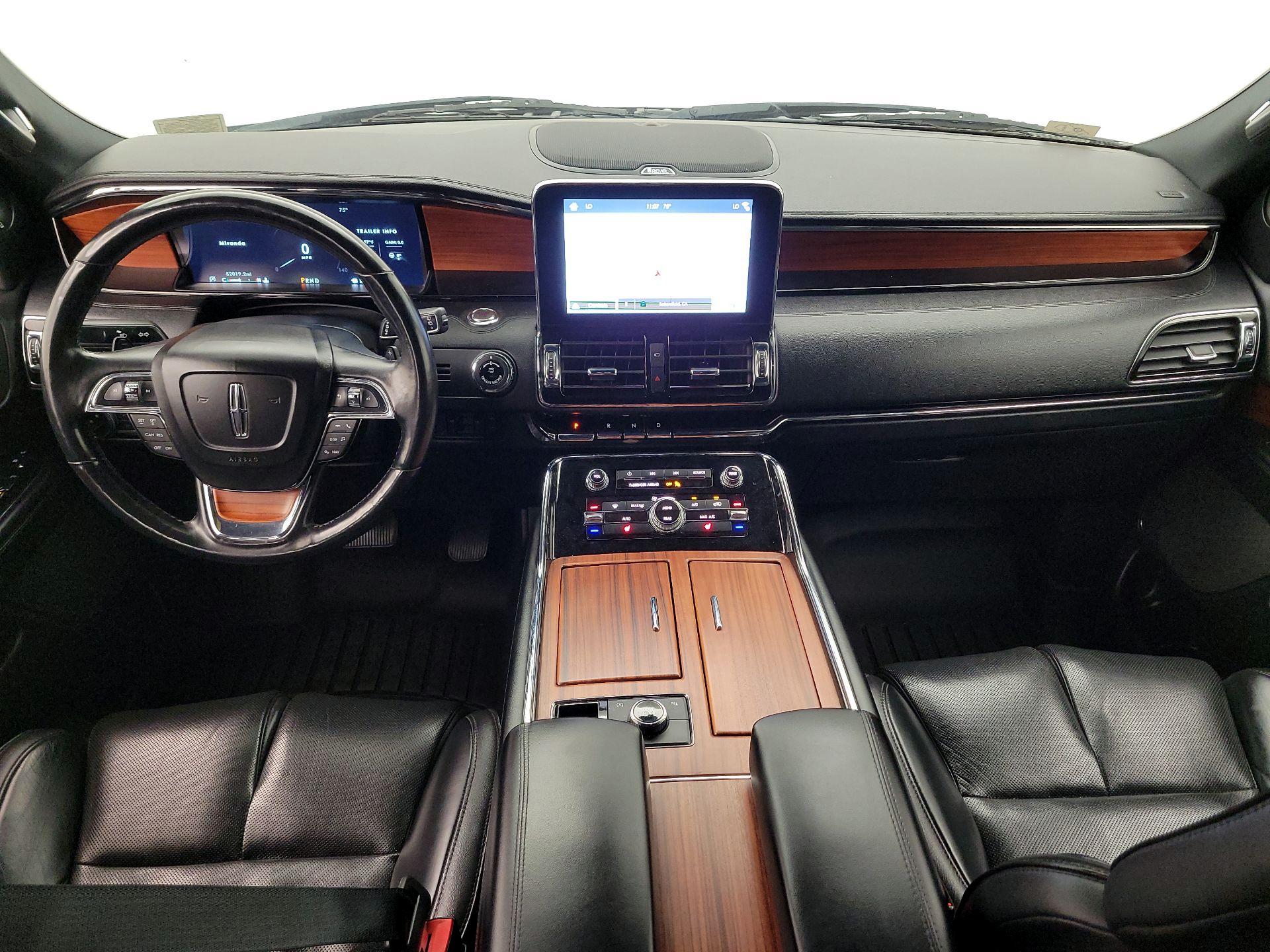 Thumbnail: 2018 Lincoln Navigator L - 9