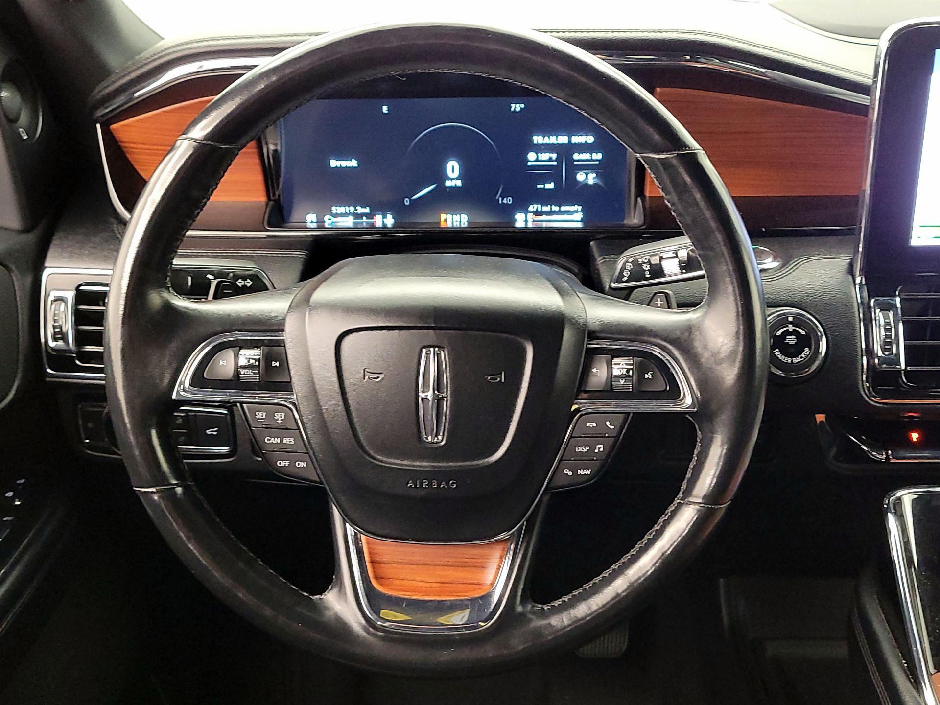 Thumbnail: 2018 Lincoln Navigator L - 10