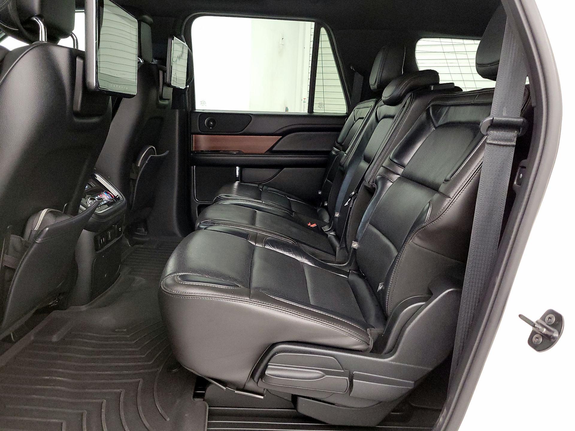 Thumbnail: 2018 Lincoln Navigator L - 20