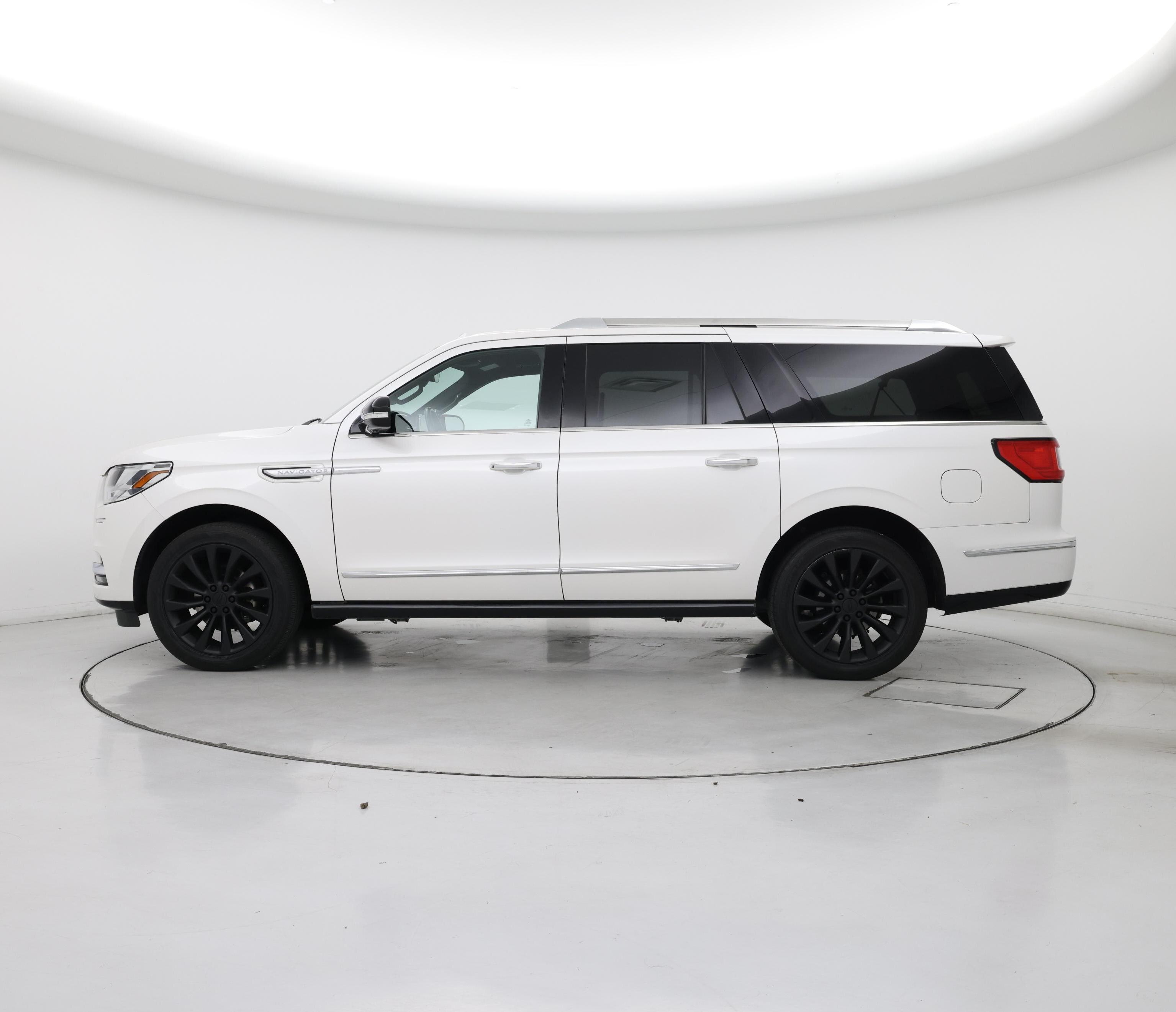 Thumbnail: 2018 Lincoln Navigator L - 3