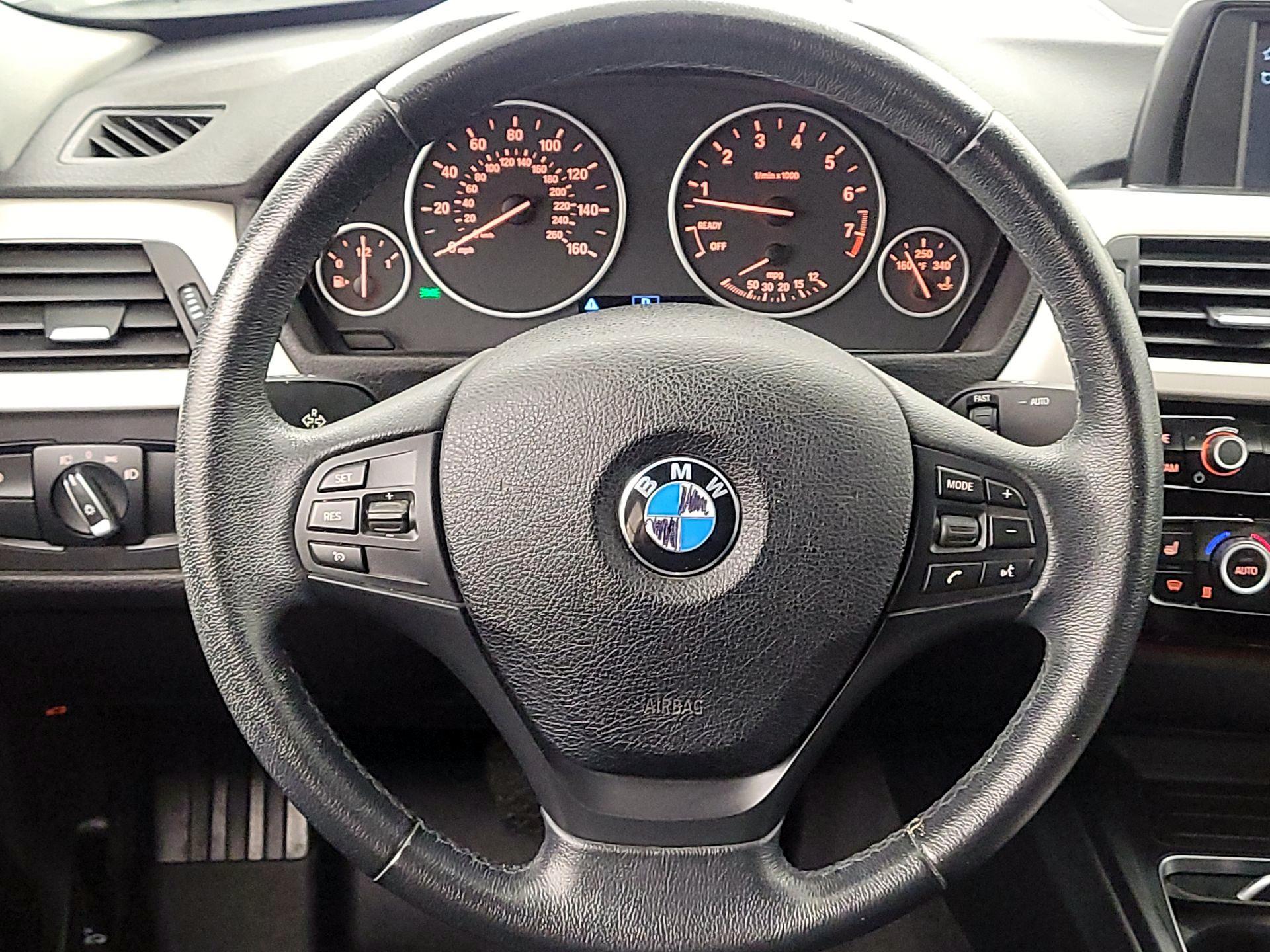 Thumbnail: 2018 BMW 3 Series - 10