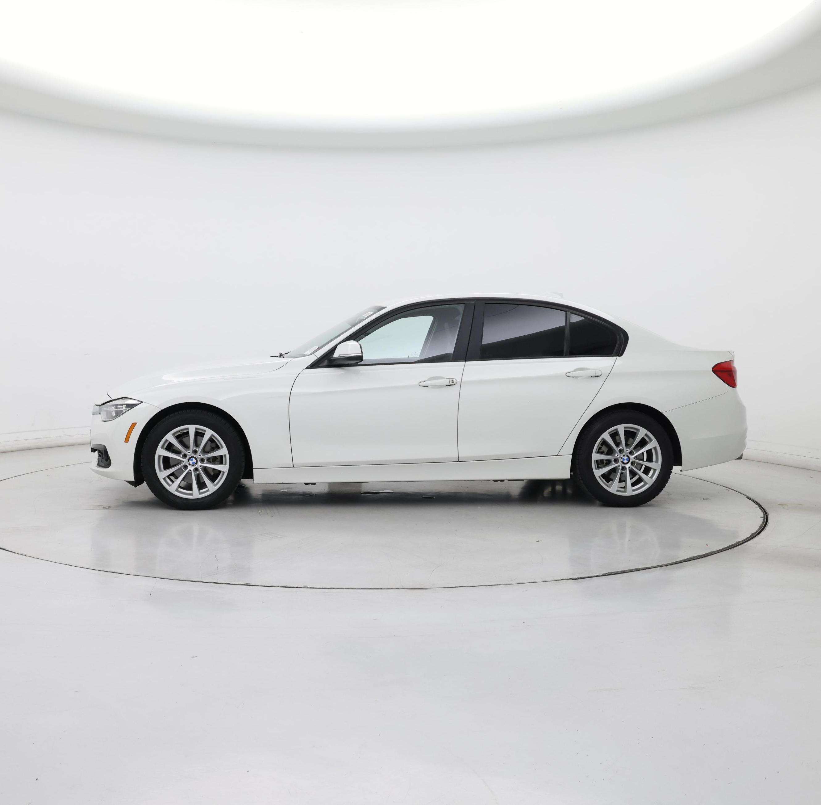 Thumbnail: 2018 BMW 3 Series - 3