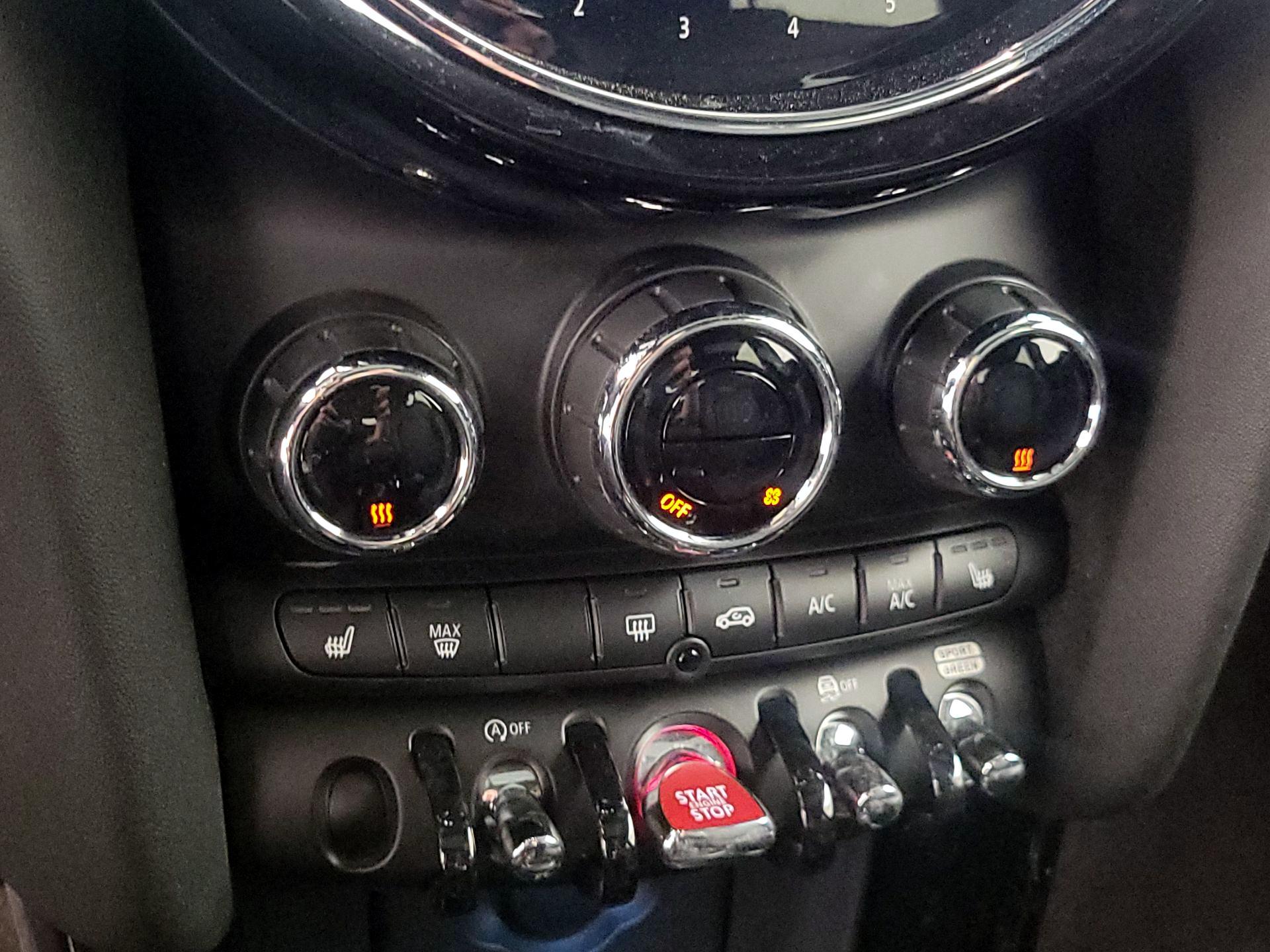 Thumbnail: 2022 MINI Cooper Hardtop - 17
