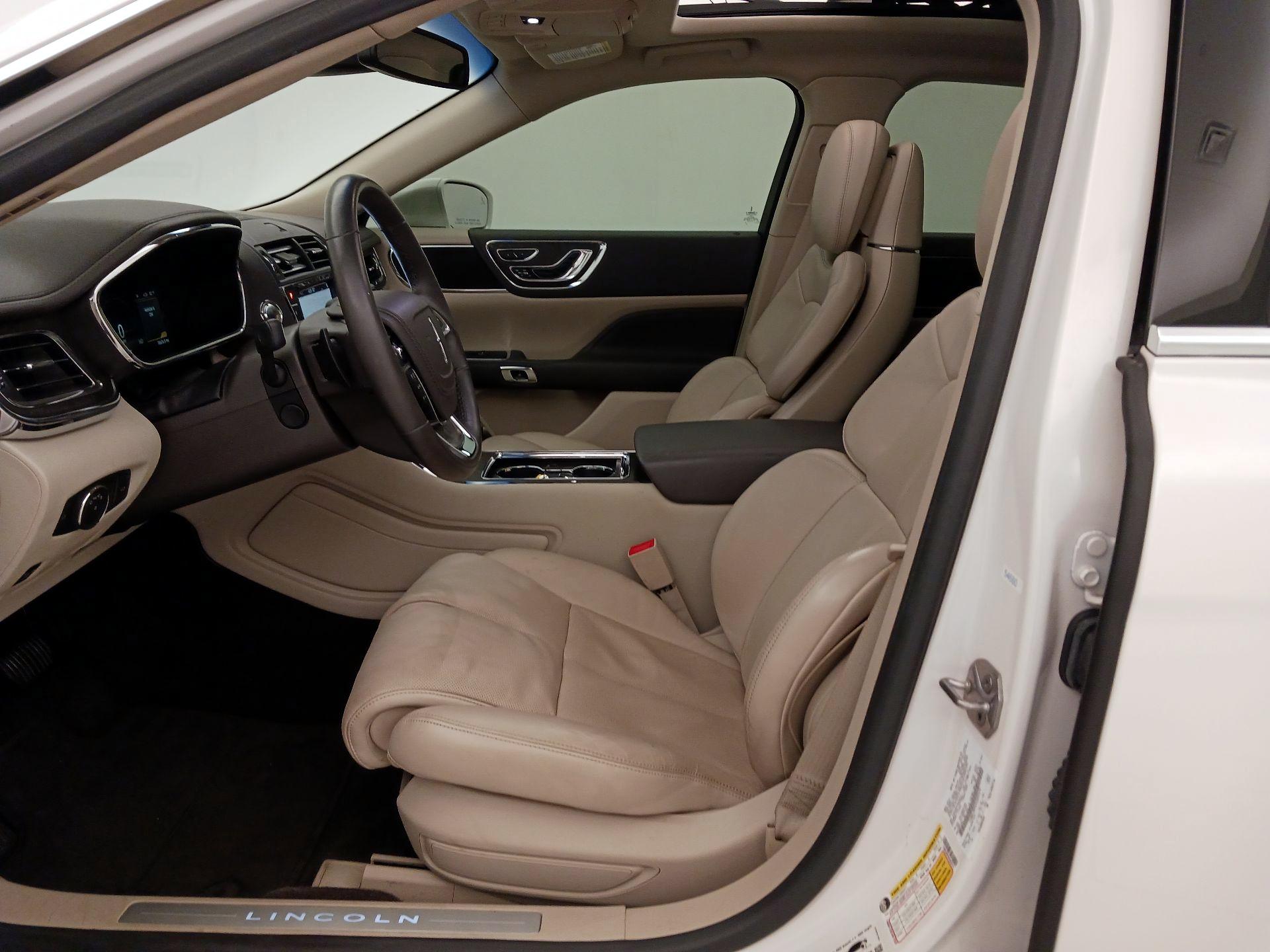 Thumbnail: 2017 Lincoln Continental - 11