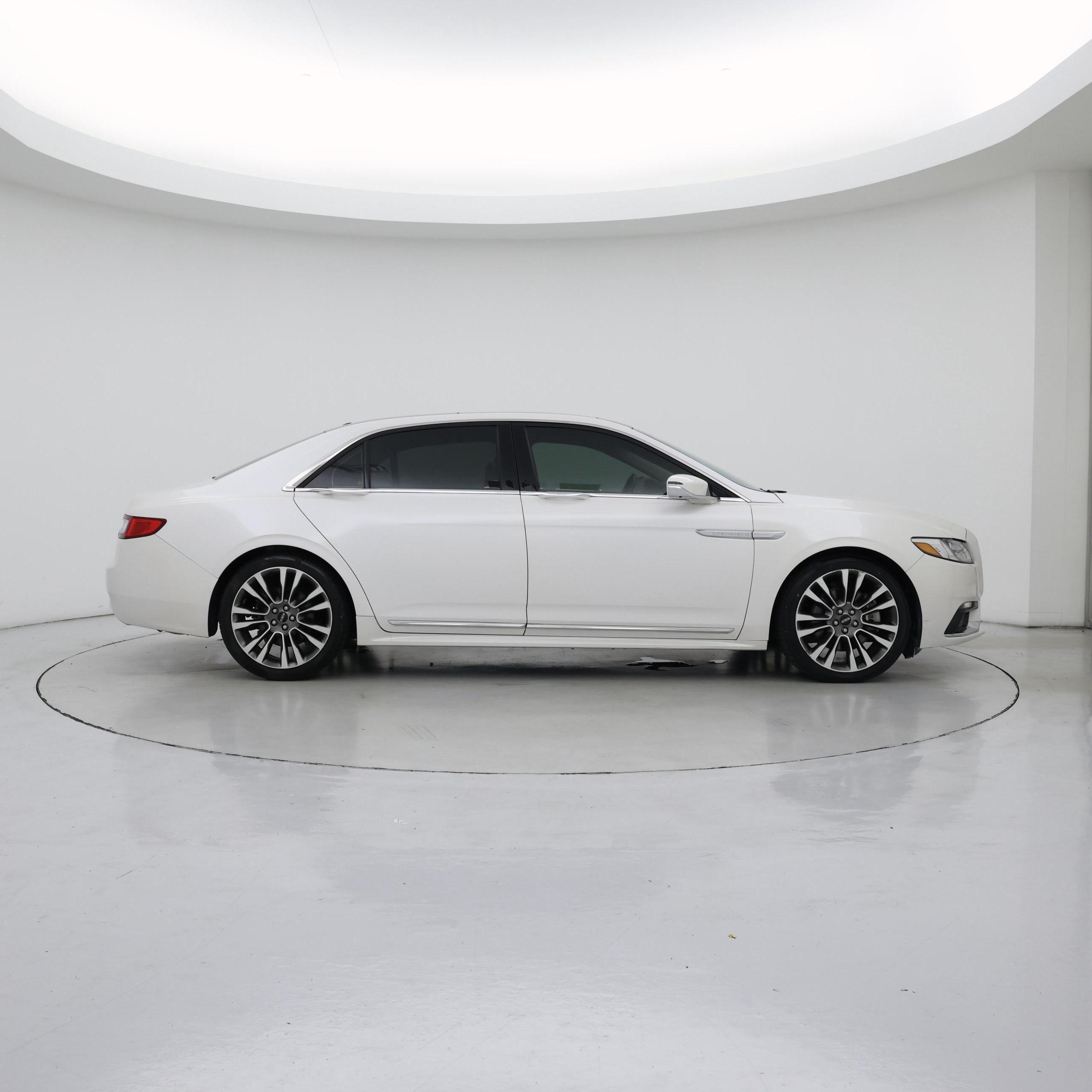 Thumbnail: 2017 Lincoln Continental - 7