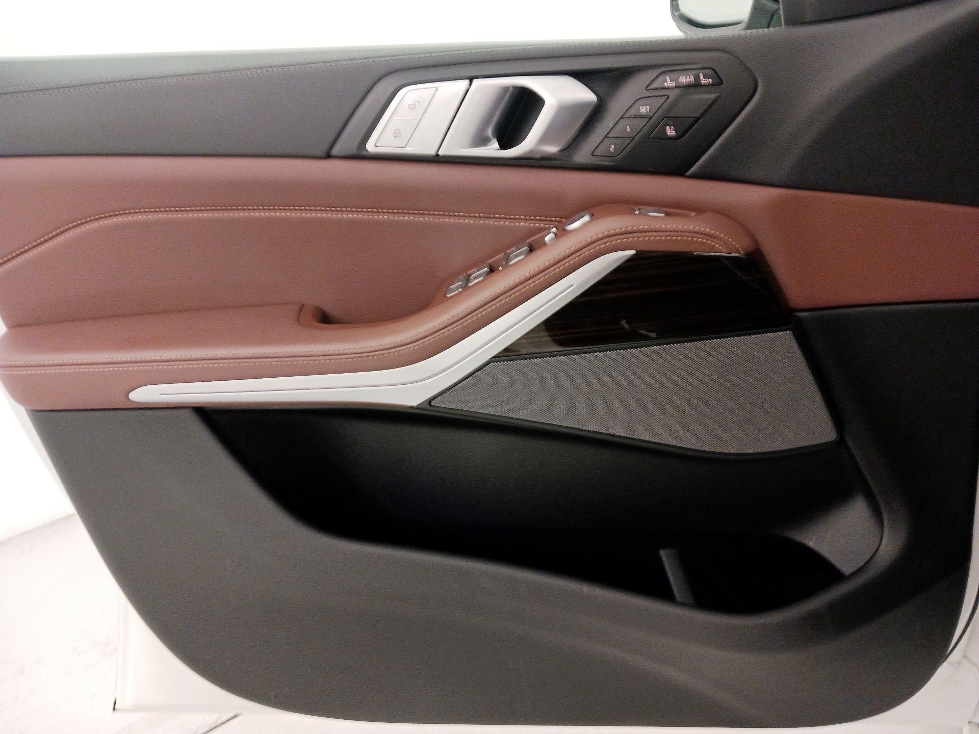 Thumbnail: 2020 BMW X7 - 12