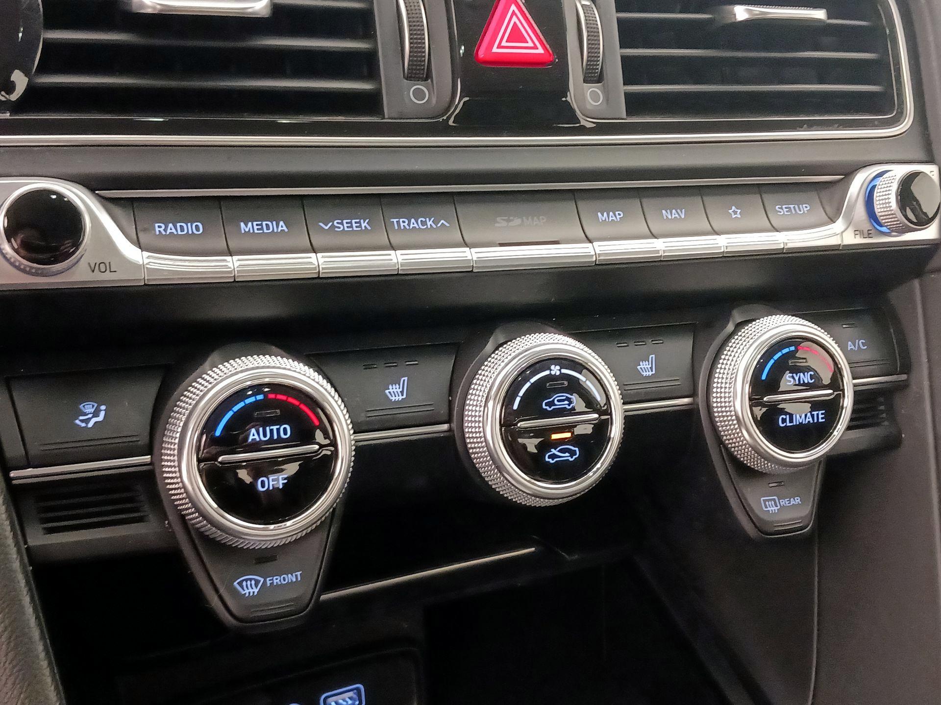 Thumbnail: 2021 Genesis G70 - 16