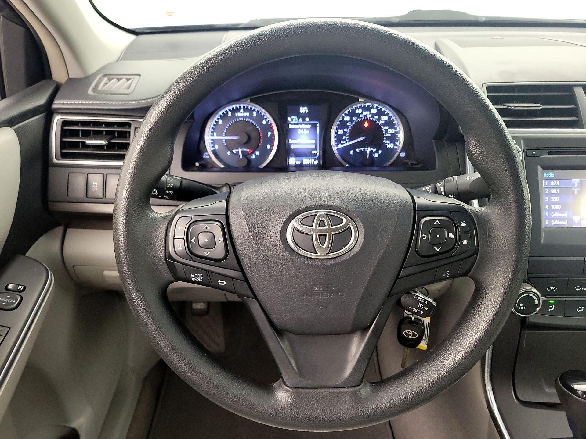 Thumbnail: 2016 Toyota Camry - 10