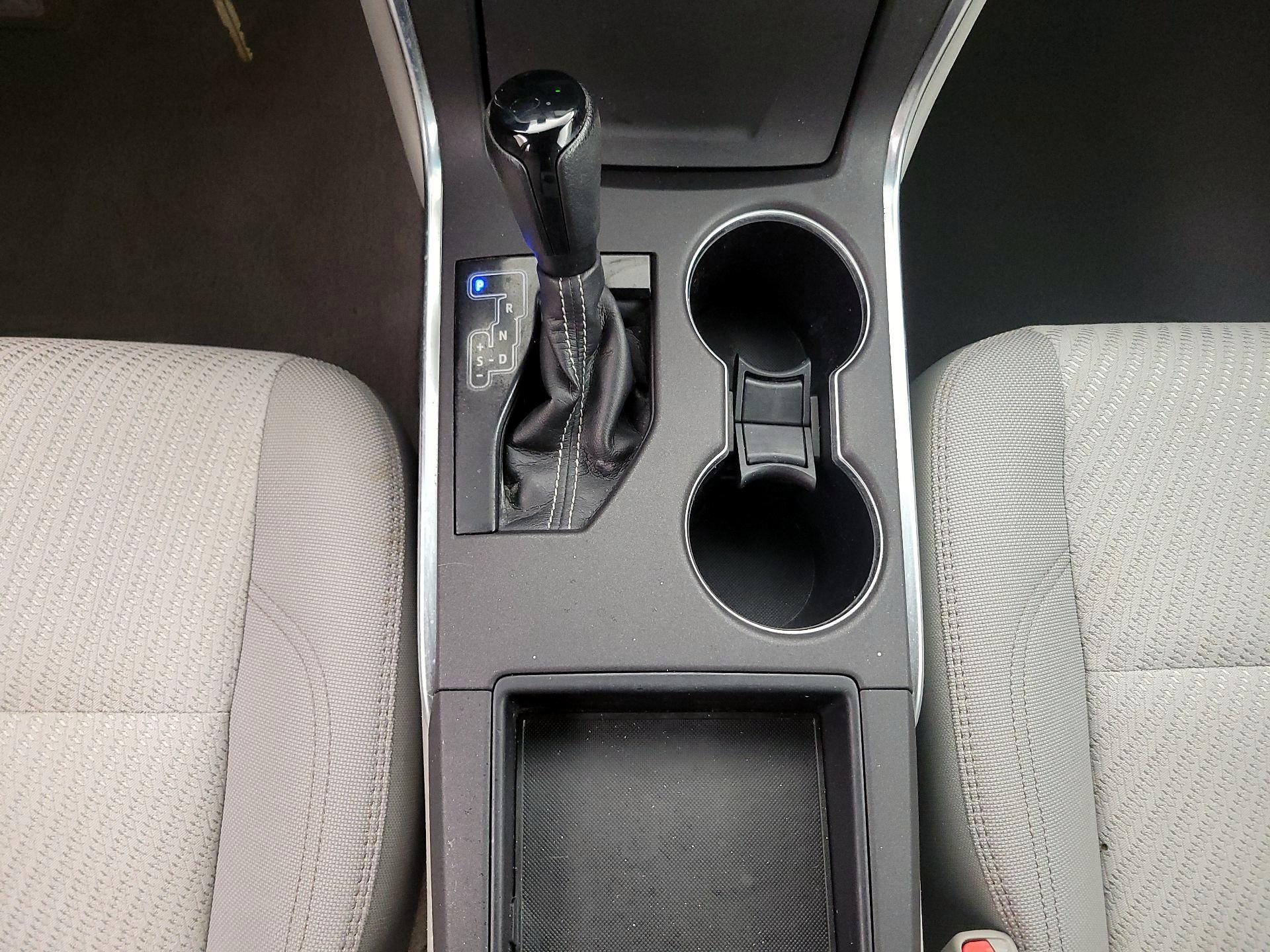Thumbnail: 2016 Toyota Camry - 17