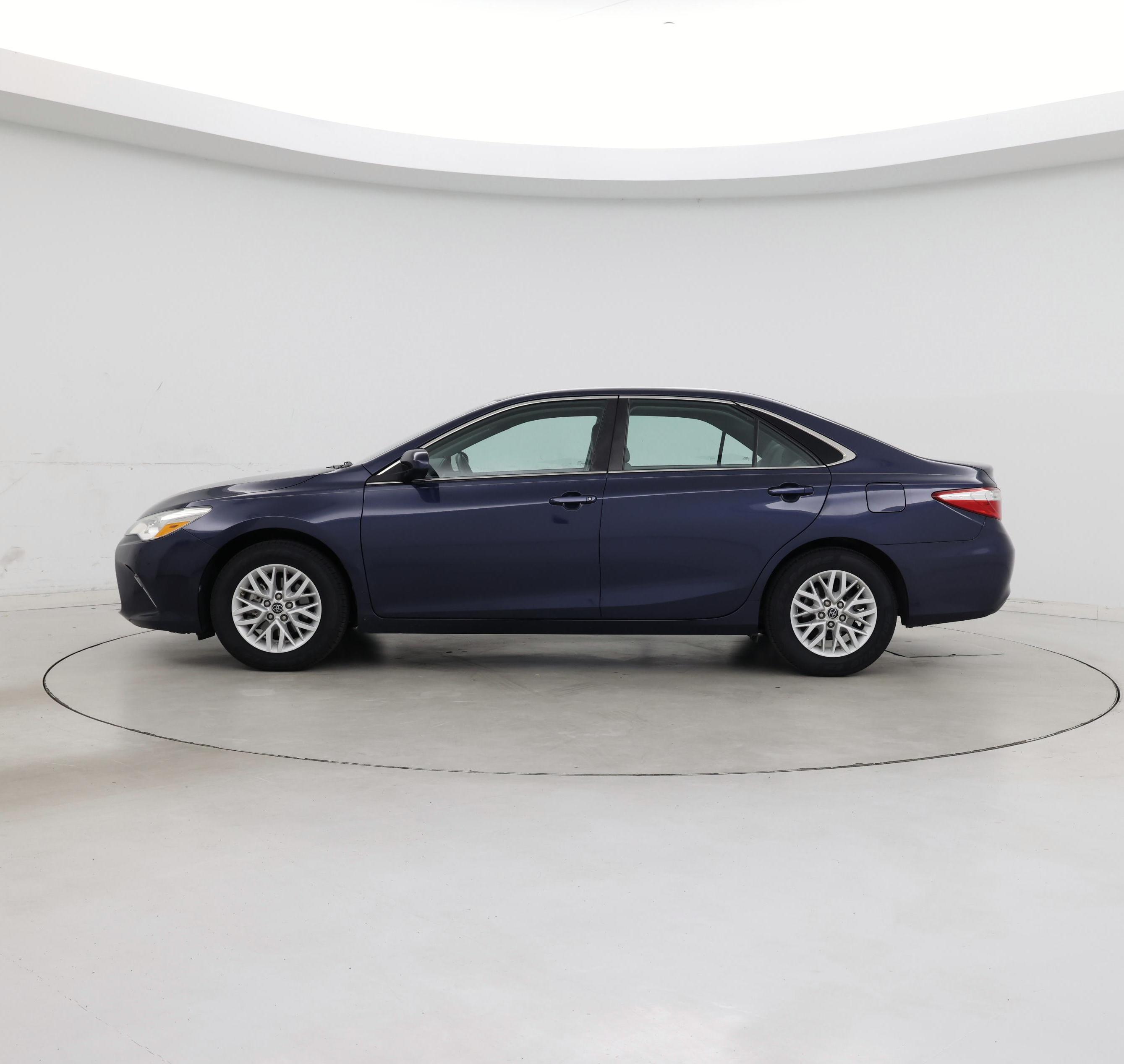 Thumbnail: 2016 Toyota Camry - 3