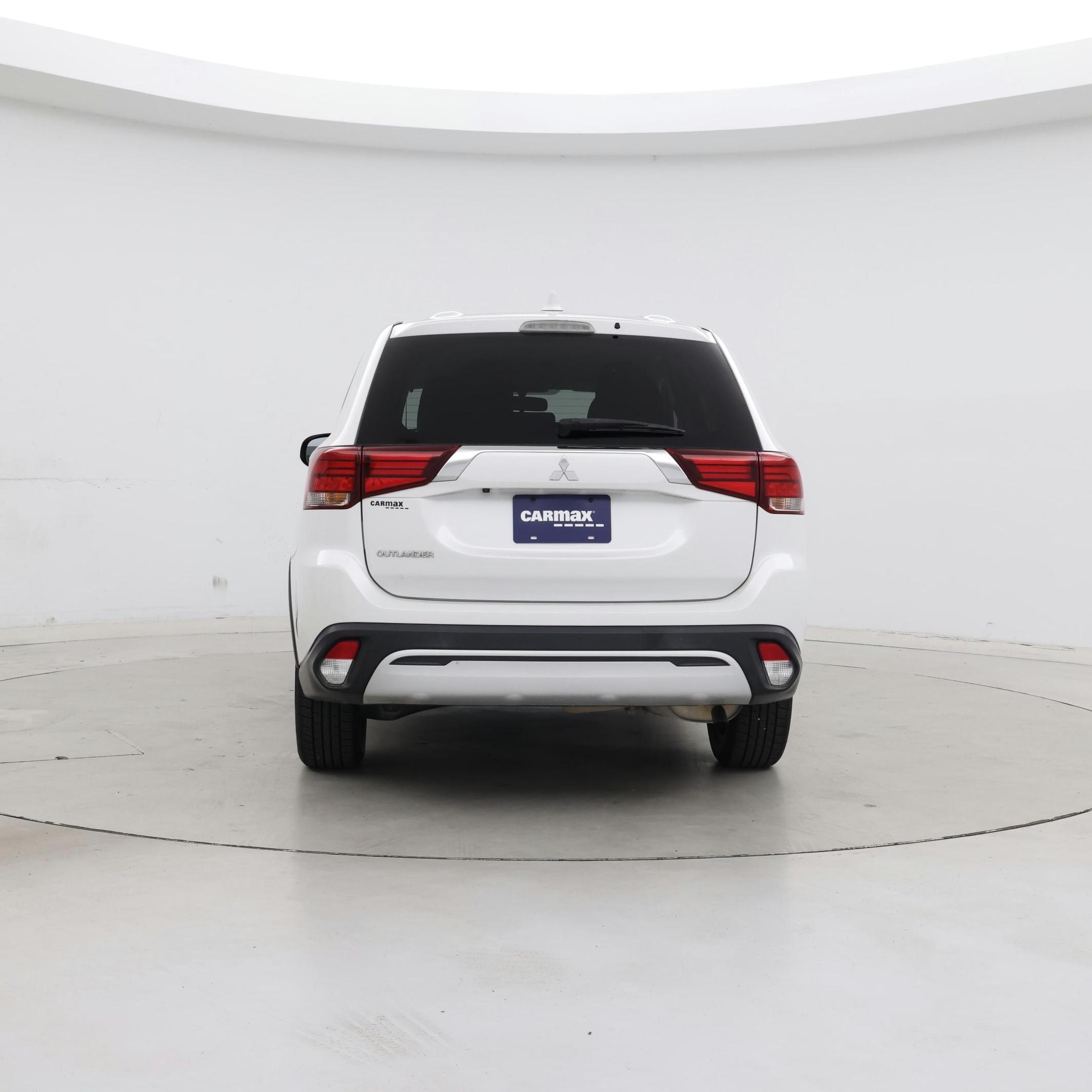 Thumbnail: 2020 Mitsubishi Outlander - 6
