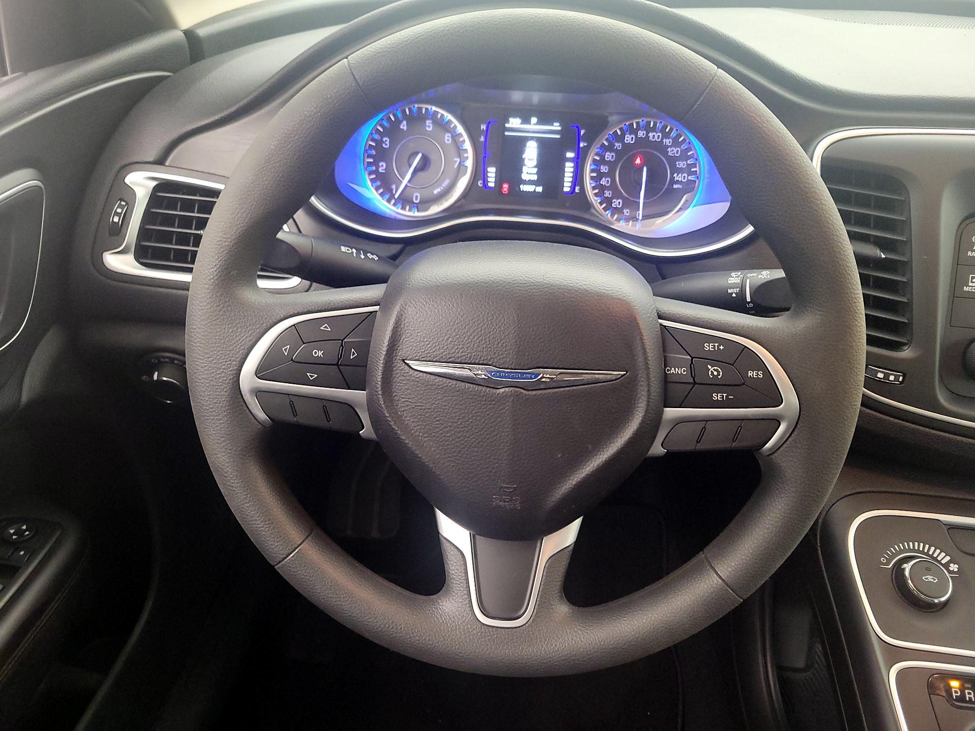 Thumbnail: 2015 Chrysler 200 - 10