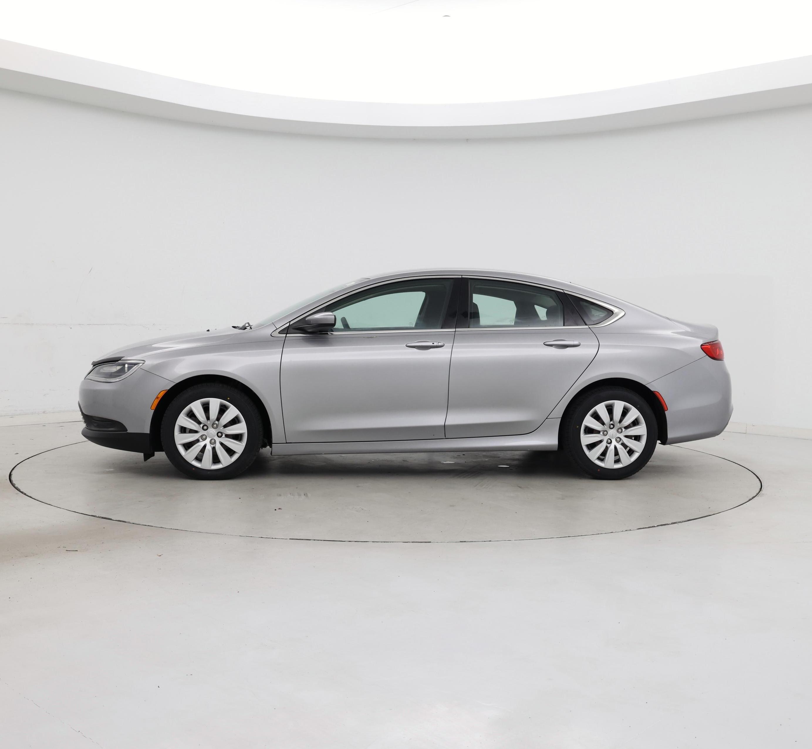 Thumbnail: 2015 Chrysler 200 - 3