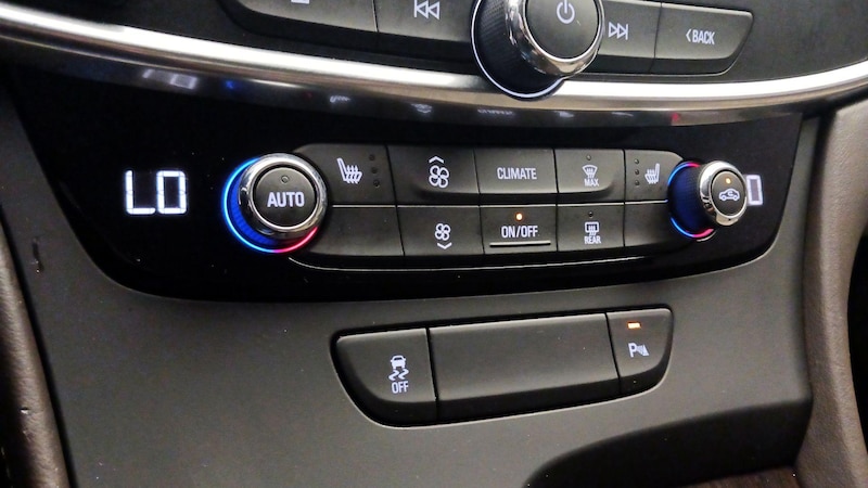 2017 Buick LaCrosse Essence 17