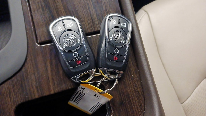 2017 Buick LaCrosse Essence 24