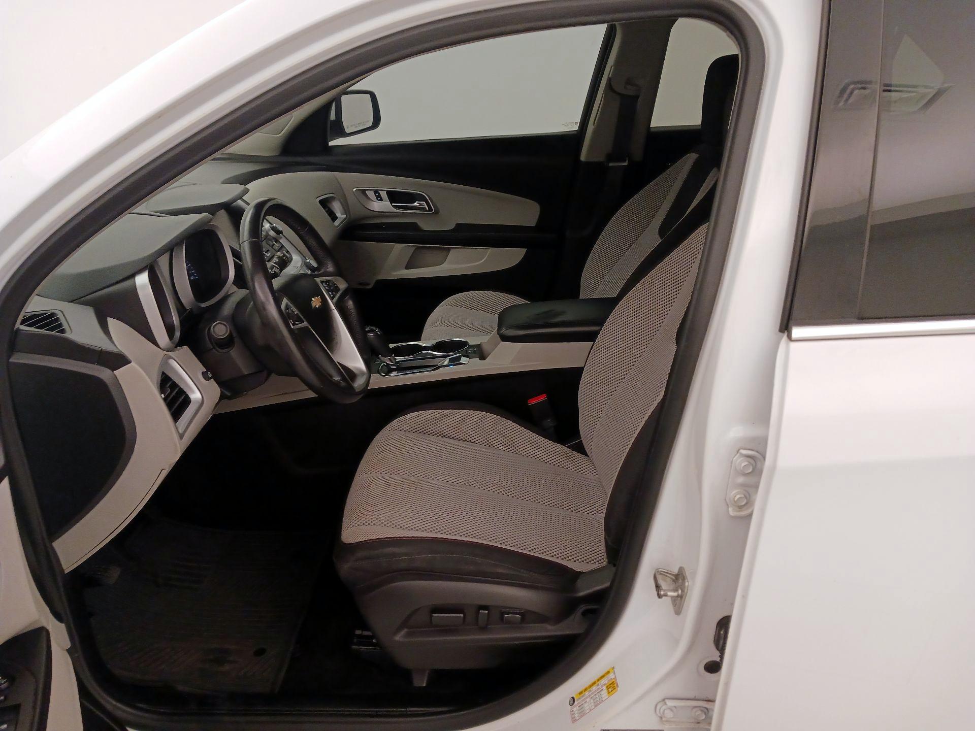 Thumbnail: 2016 Chevrolet Equinox - 11