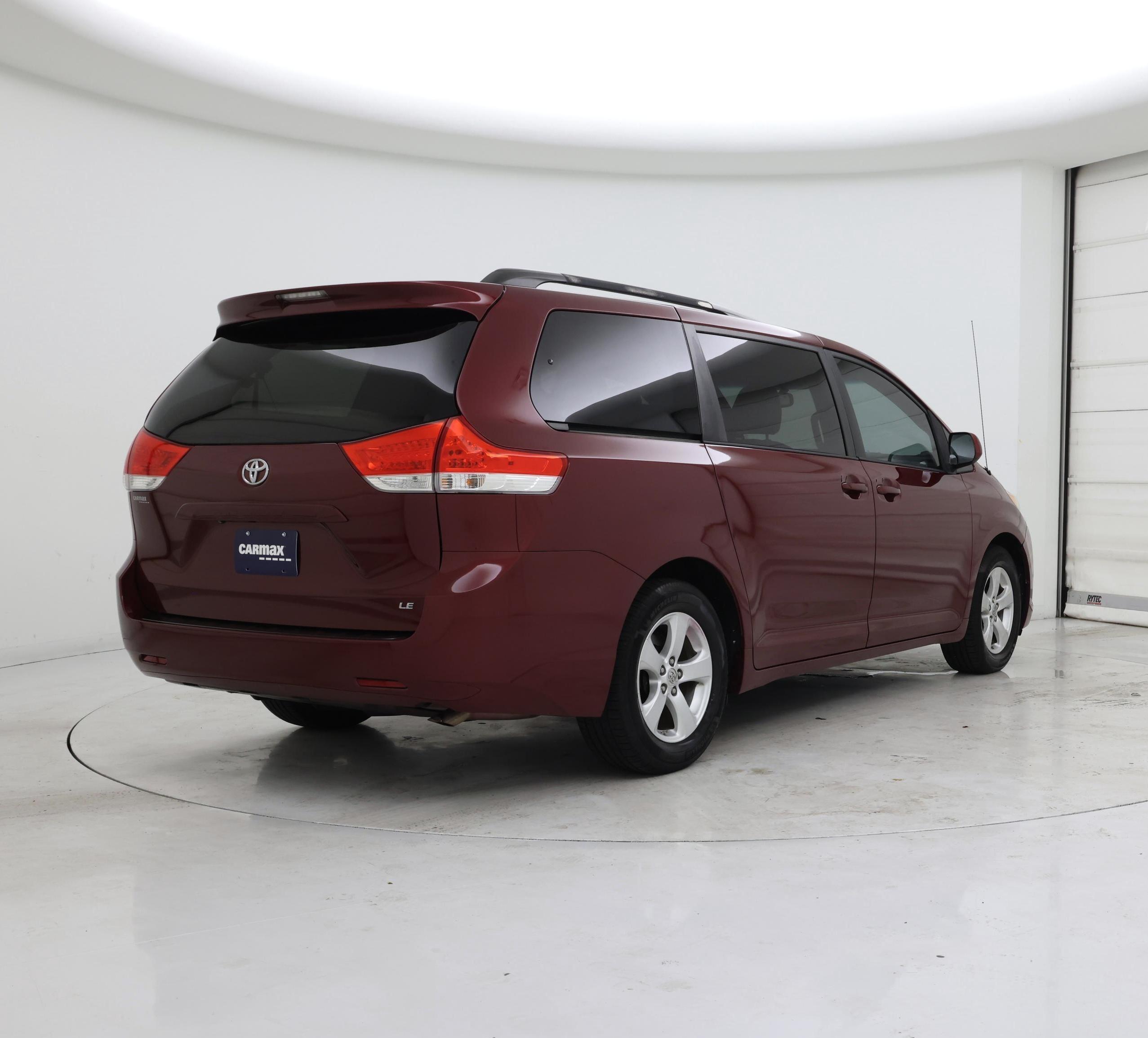 Thumbnail: 2014 Toyota Sienna - 8