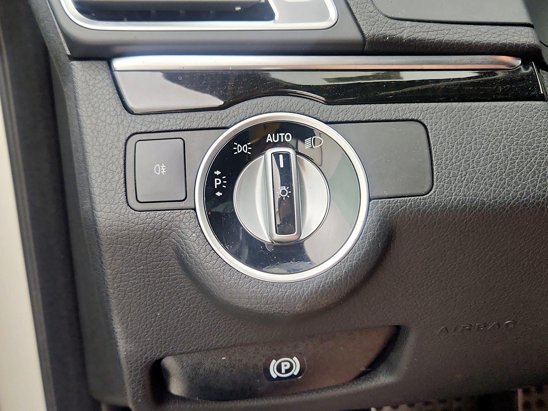 Thumbnail: 2014 Mercedes-Benz E-Class - 13