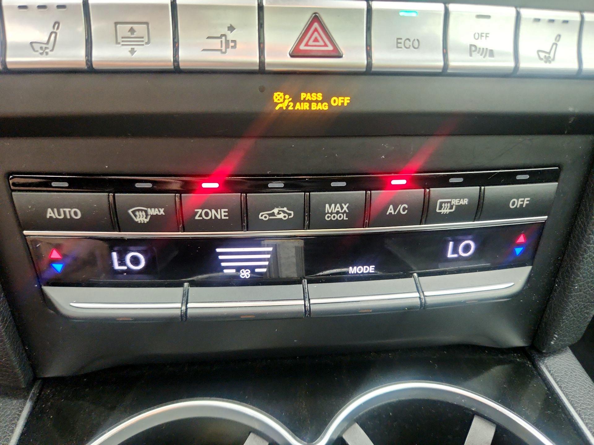 Thumbnail: 2014 Mercedes-Benz E-Class - 16